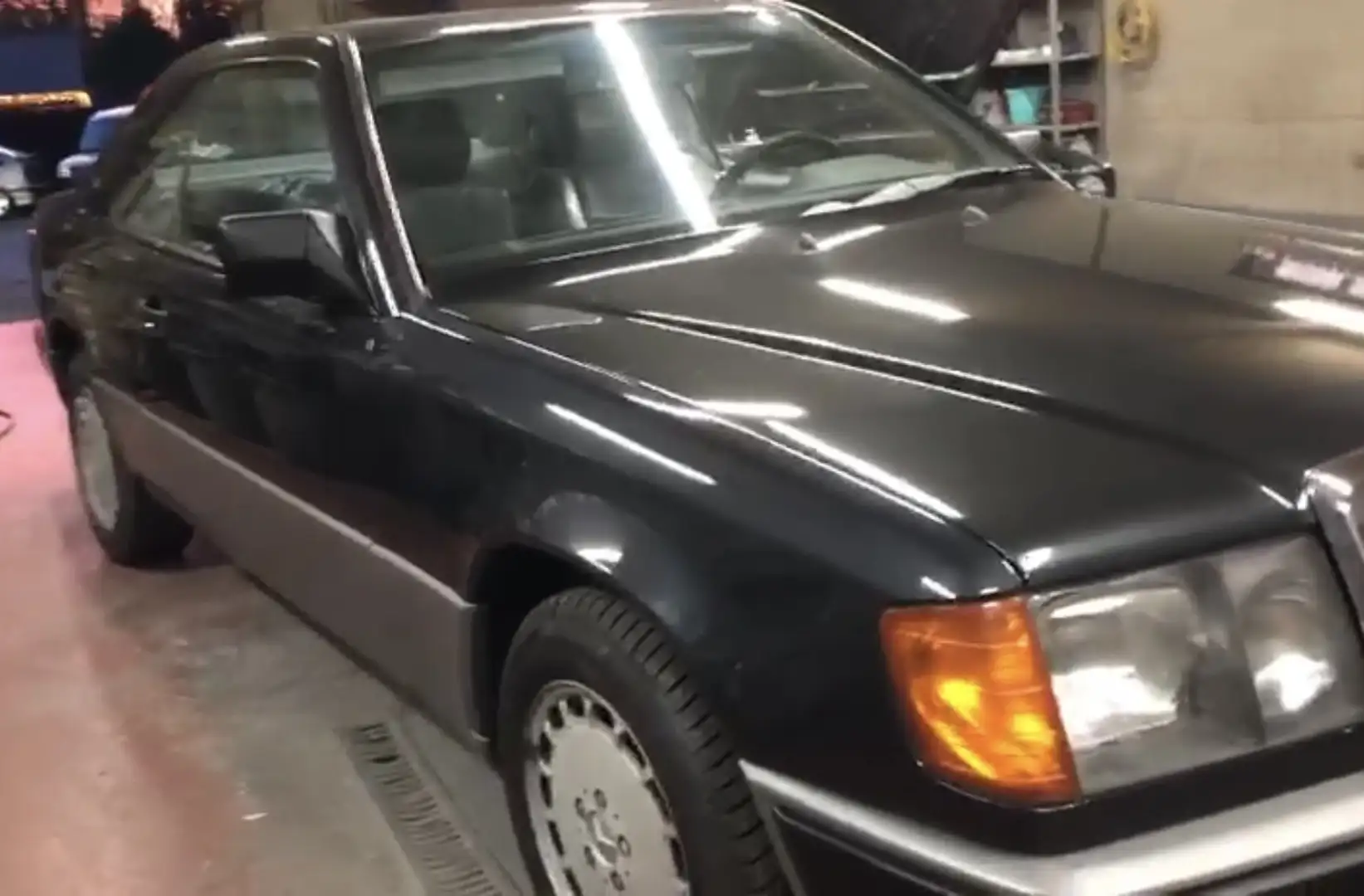 Mercedes-Benz 230 merc 124 coupe zwart leder opendak prachtige staat Zwart - 1