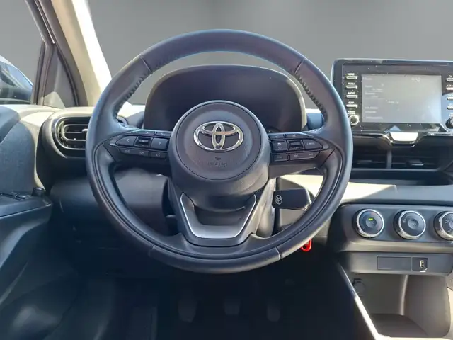 Toyota Yaris view 14