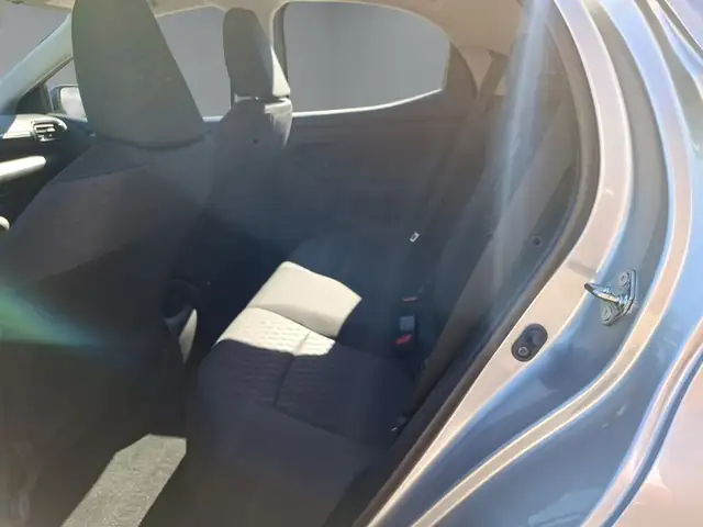 Toyota Yaris view 11