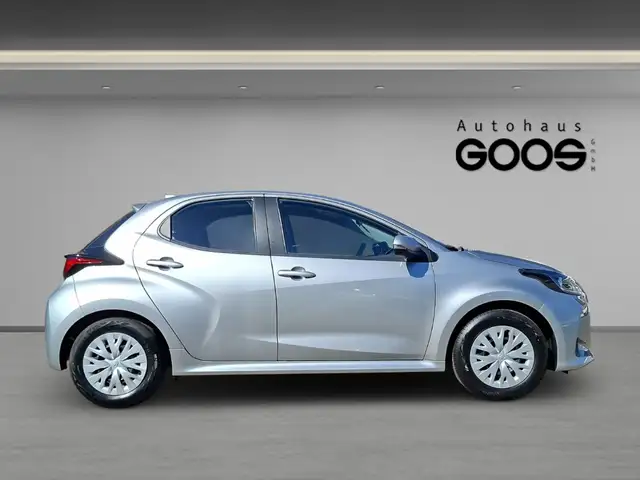 Toyota Yaris view 6
