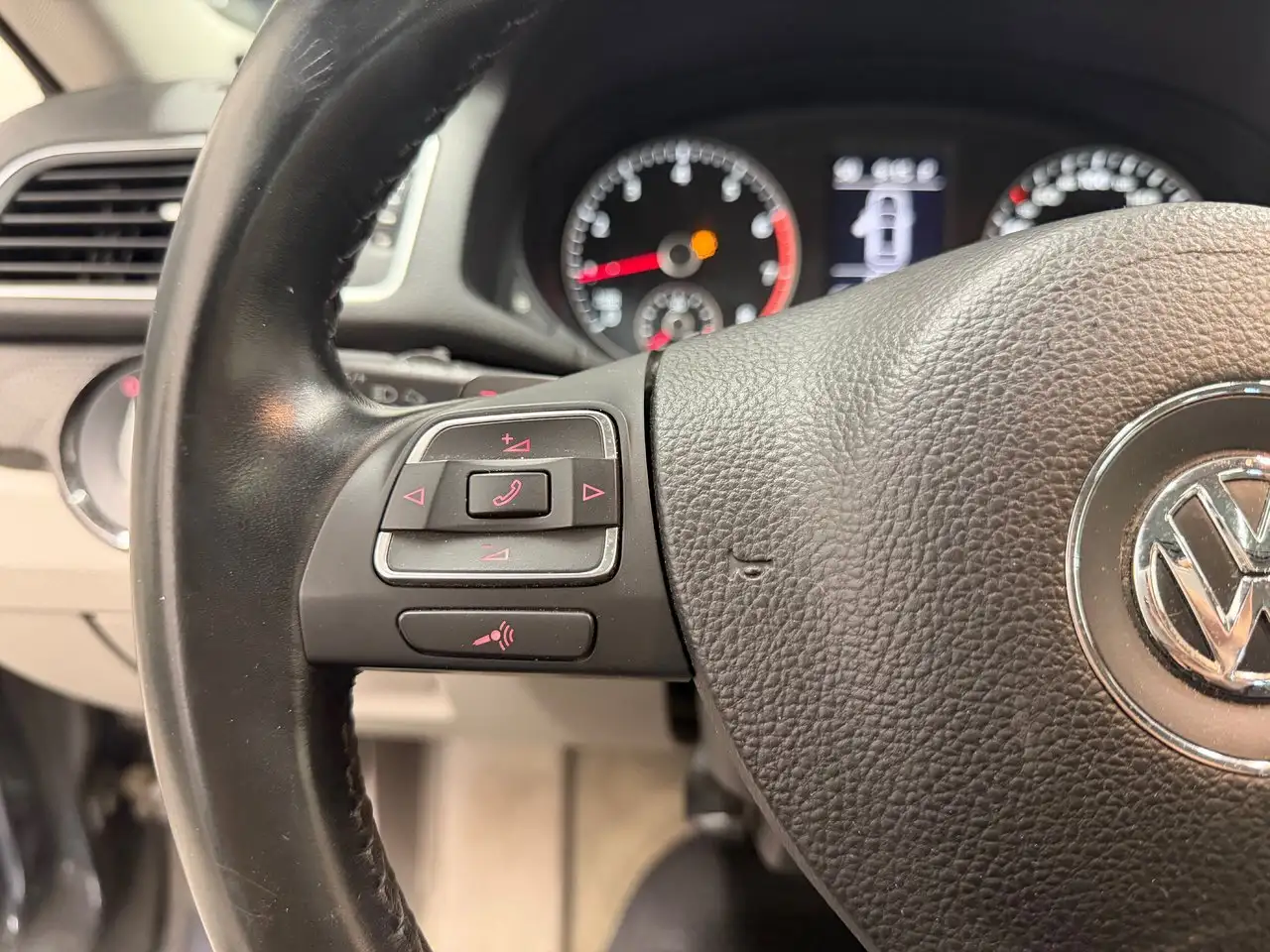 Volkswagen Passat снимка Volkswagen Passat