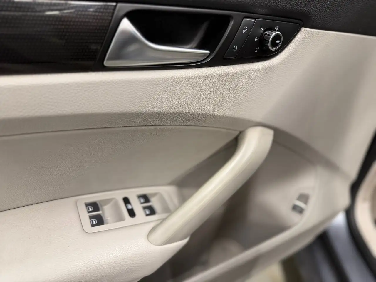 Volkswagen Passat снимка Volkswagen Passat
