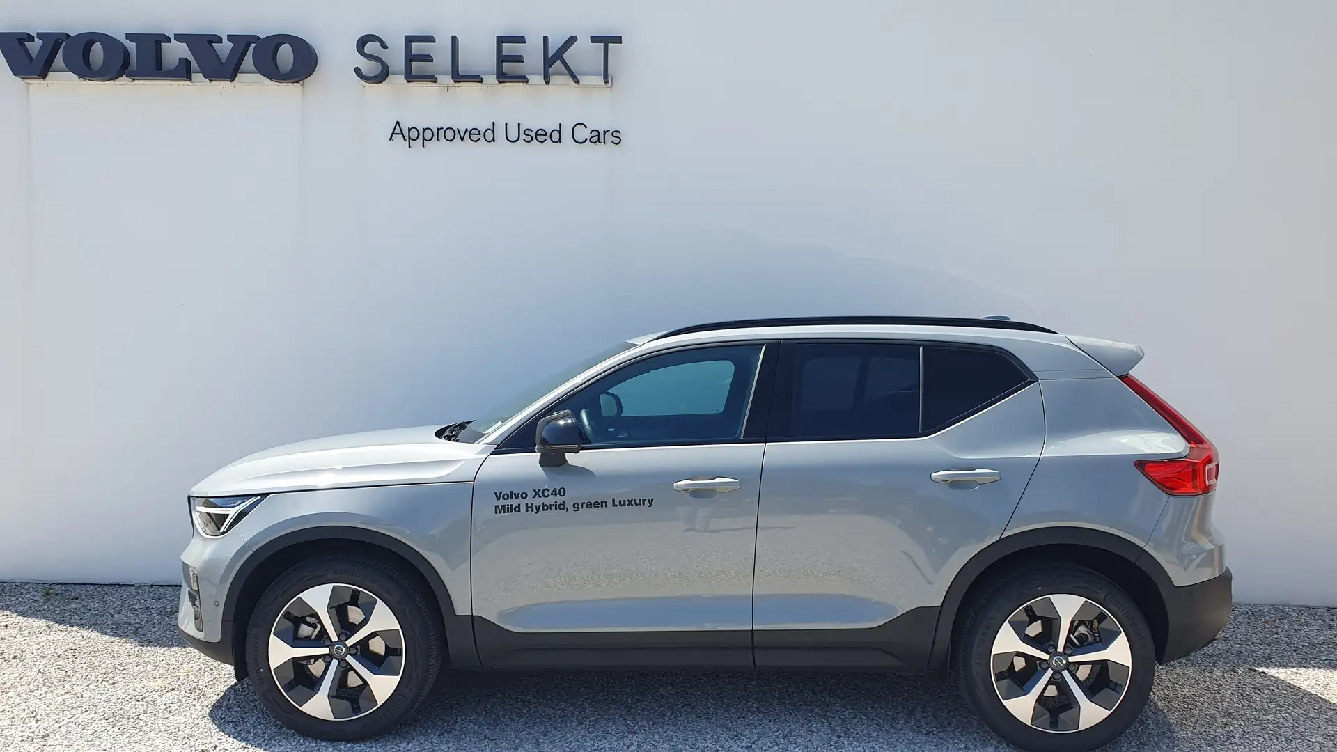 Volvo XC40 XC40 b3 Plus Dark auto Grigio - 2