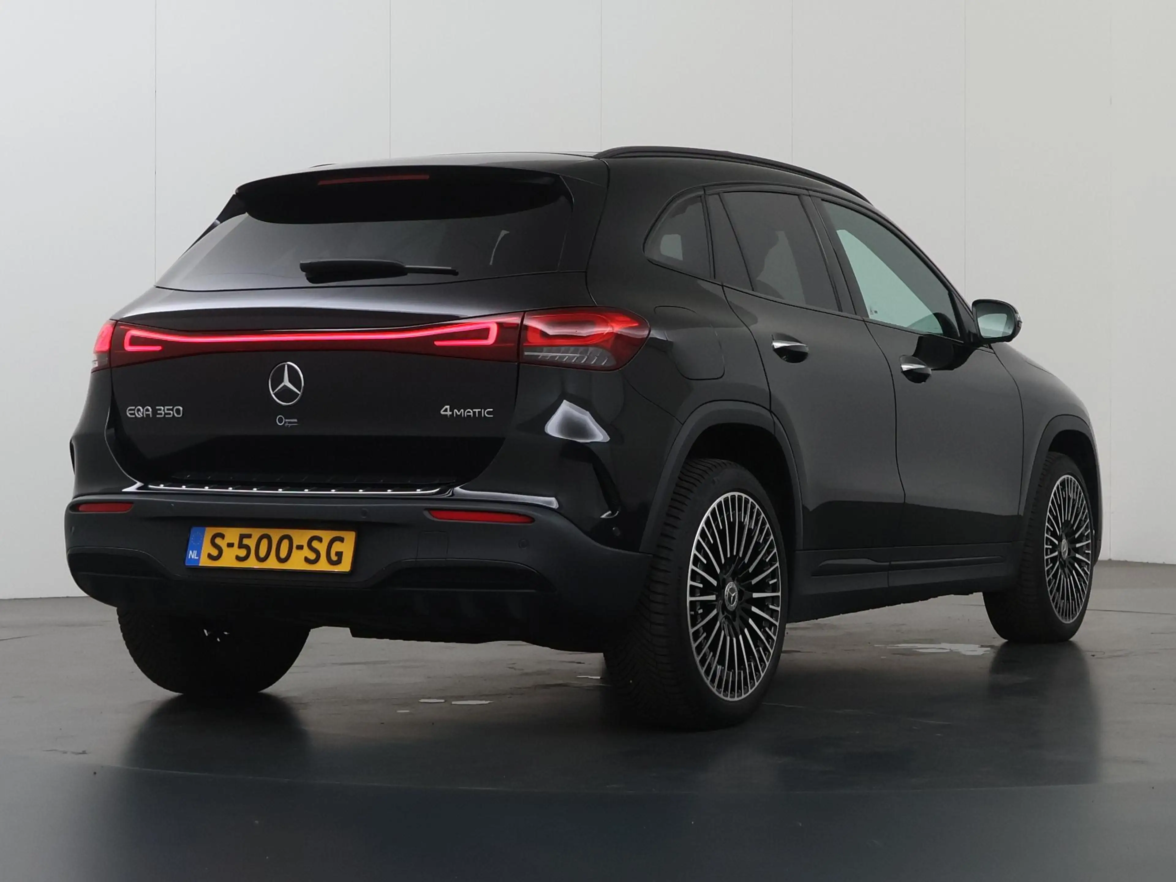 Mercedes-Benz EQA 350 4MATIC AMG Line 67 kWh | Panoramadak | Headup | Me — photo 2