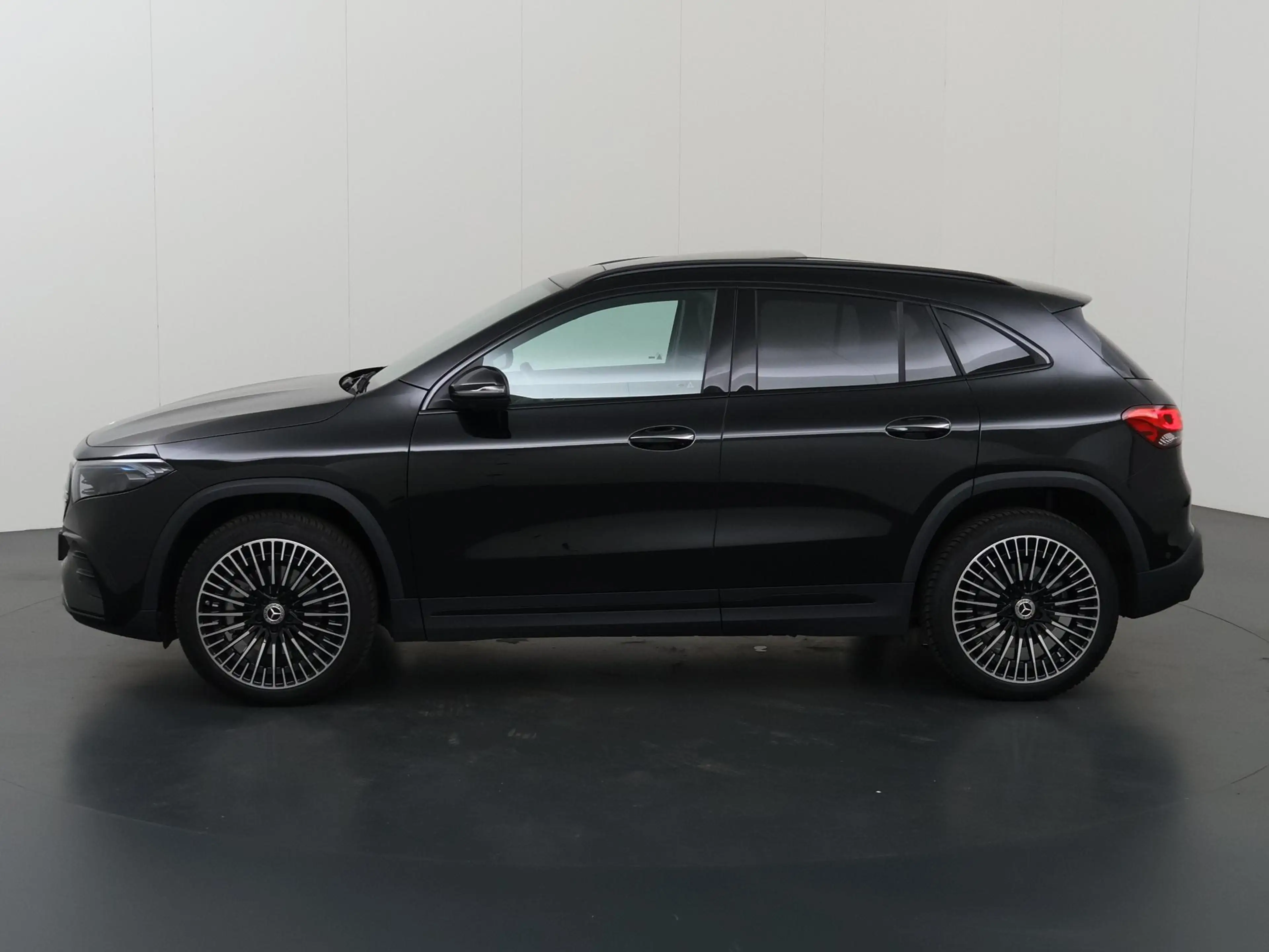 Mercedes-Benz EQA 350 4MATIC AMG Line 67 kWh | Panoramadak | Headup | Me — photo 5