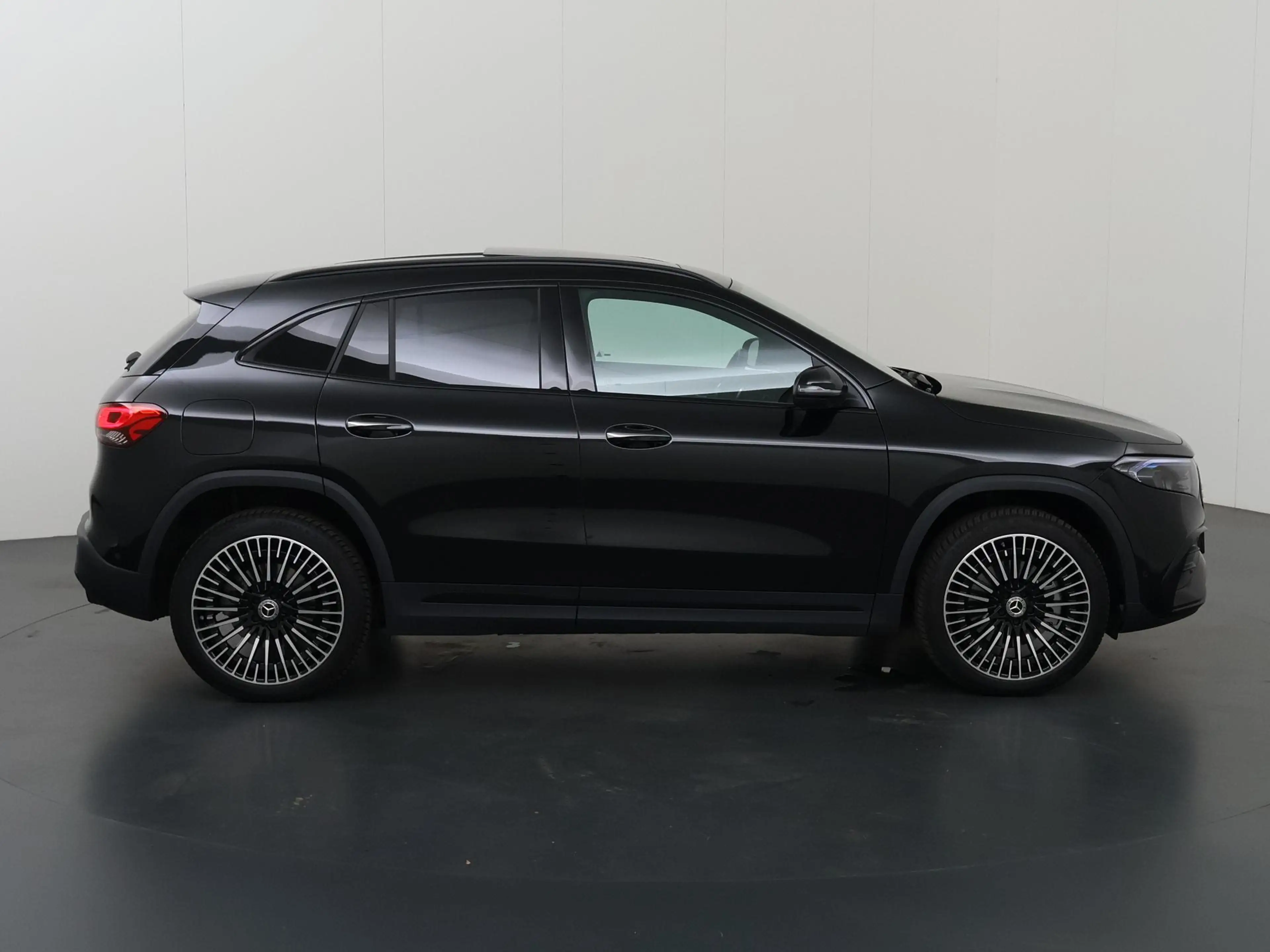 Mercedes-Benz EQA 350 4MATIC AMG Line 67 kWh | Panoramadak | Headup | Me — photo 6