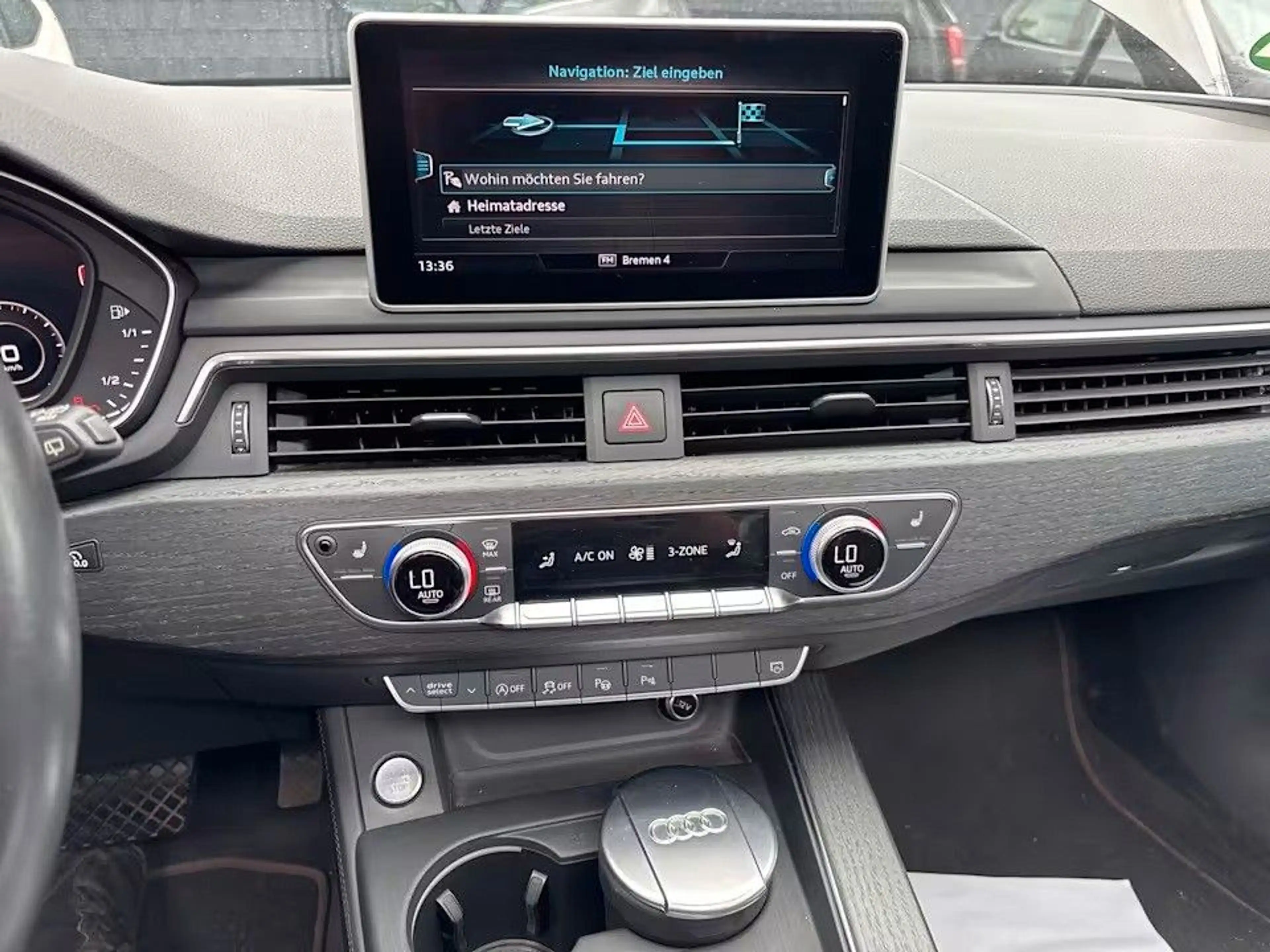 Audi A4 Avant design ultra *PANO*Assist*Kamera*2.Hand — photo 7