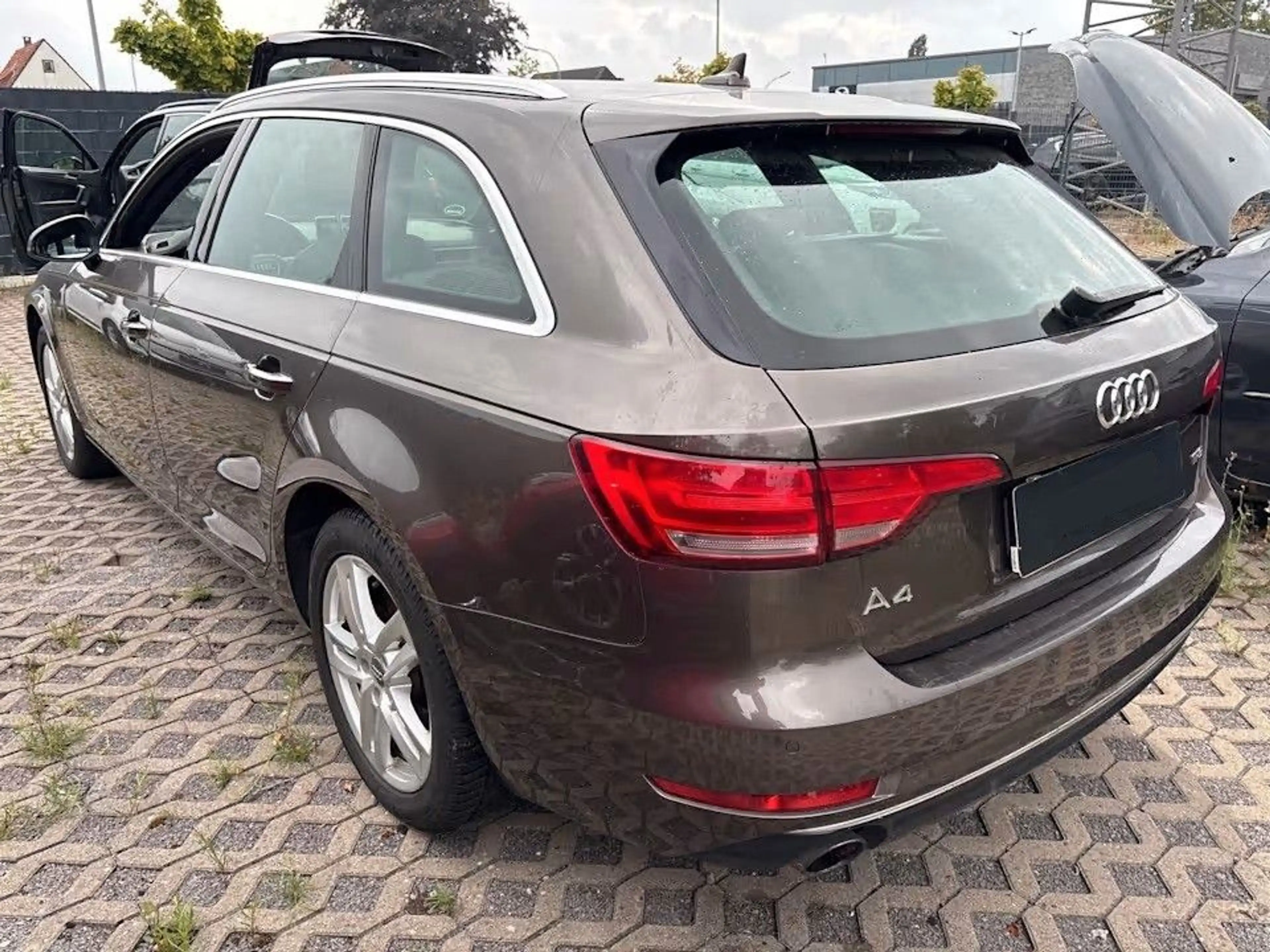 Audi A4 Avant design ultra *PANO*Assist*Kamera*2.Hand — photo 4