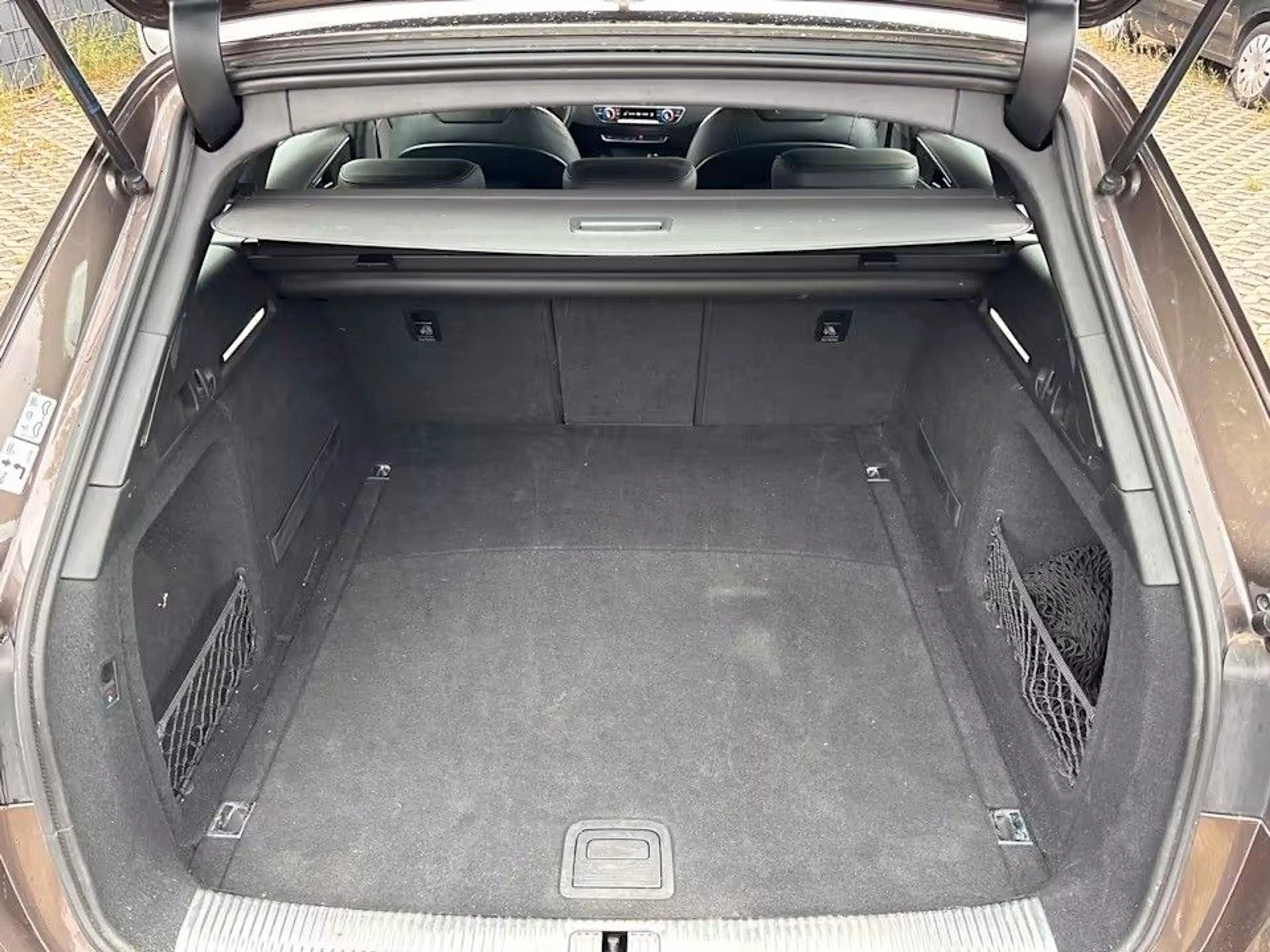 Audi A4 Avant design ultra *PANO*Assist*Kamera*2.Hand — photo 10