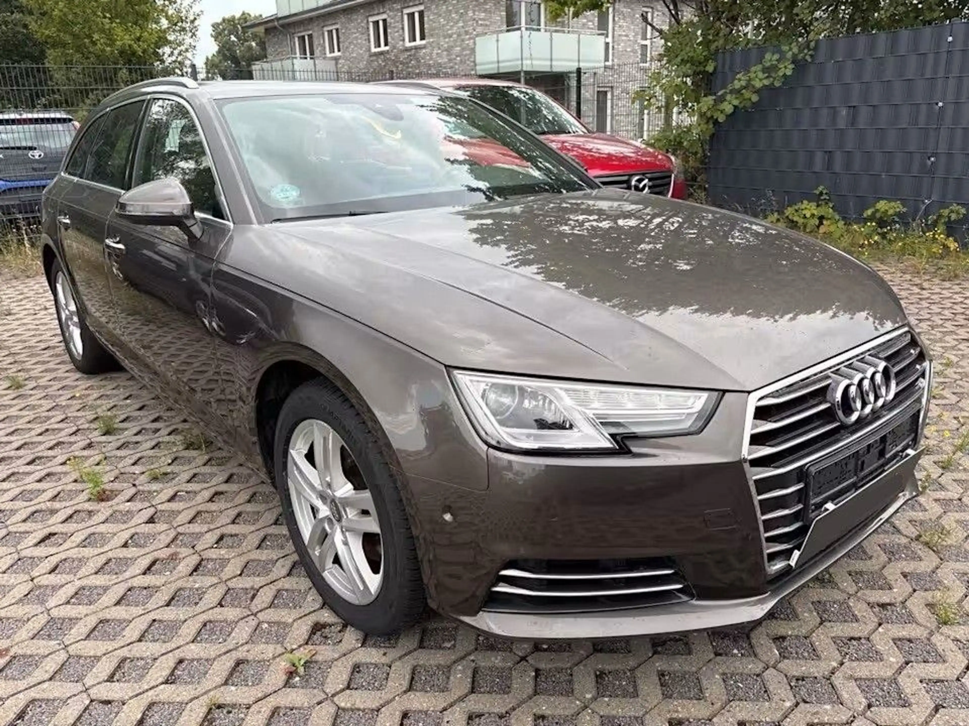 Audi A4 Avant design ultra *PANO*Assist*Kamera*2.Hand