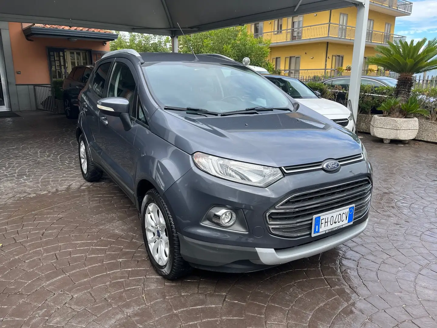 Ford EcoSport 1.5 d Titanium Sport 95cv Grigio - 1
