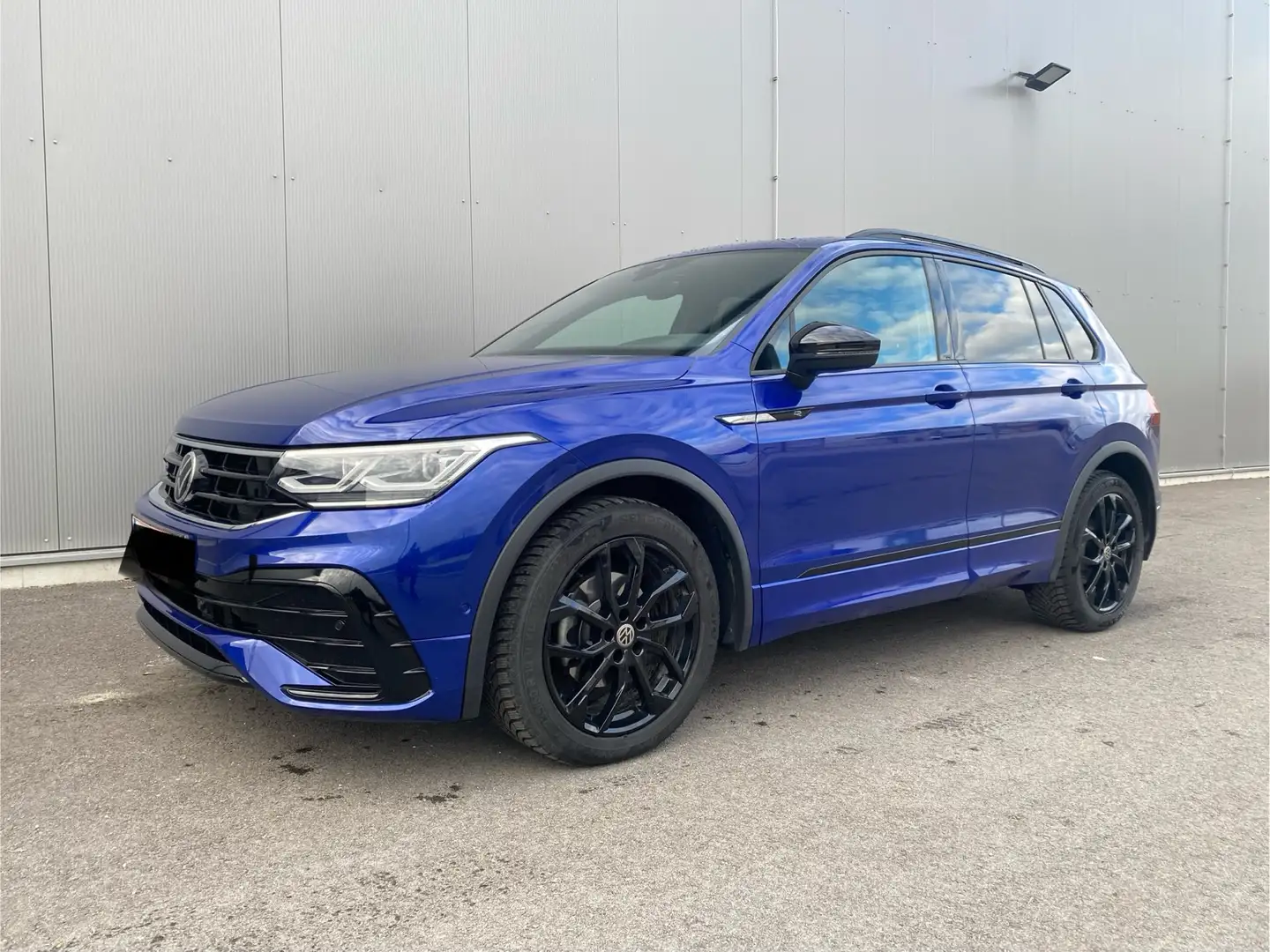 Volkswagen Tiguan 2,0 TDI R-Line DSG Blau - 1