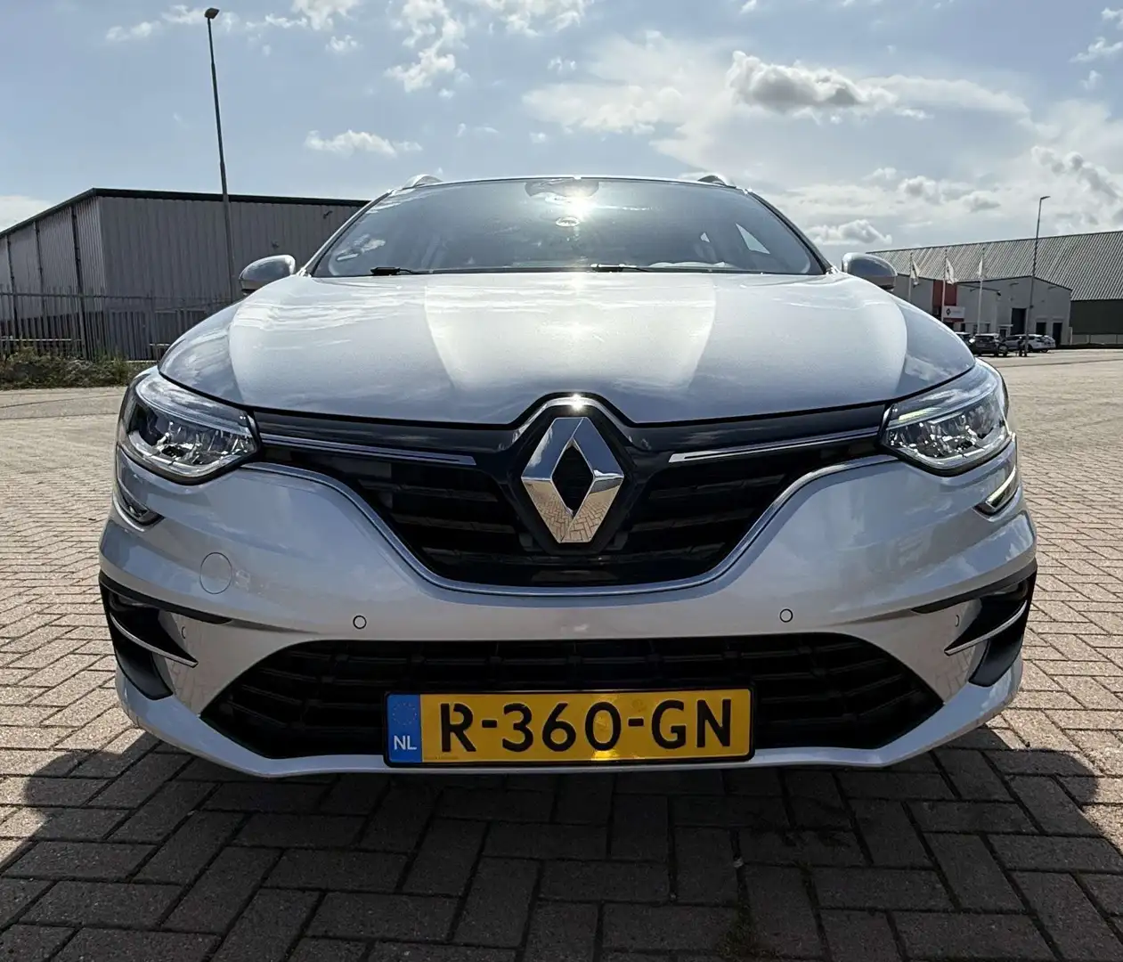 Renault Megane E-Tech 1.6 E-Tech PHEV 160PK 2021 Grijs Gris - 2
