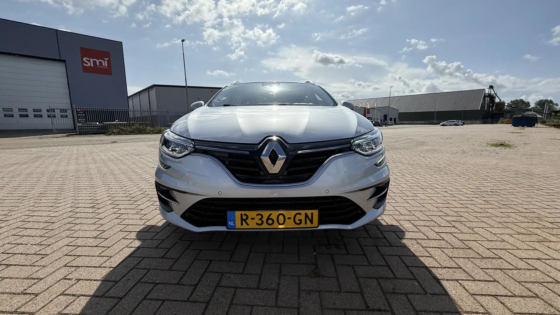 Renault Megane E-Tech 1.6 E-Tech PHEV 160PK 2021 Grijs Grijs - 2