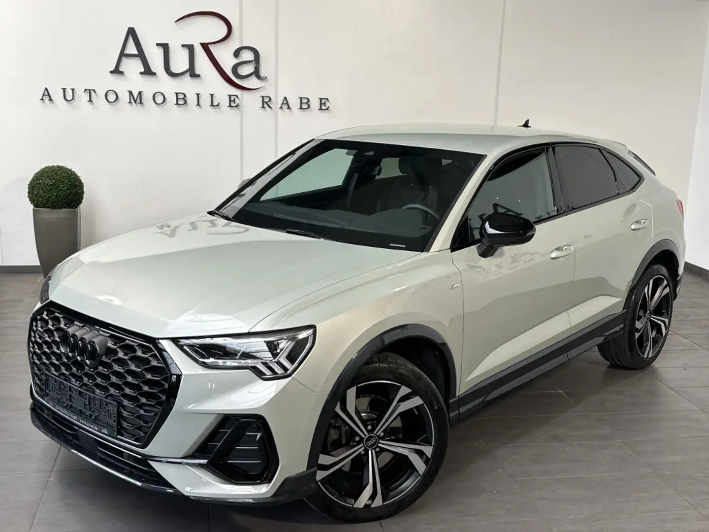 Audi Q3 SpB 40 TDI Qu S-Line Black NAV+LED+V-COCKPIT Silver - 2