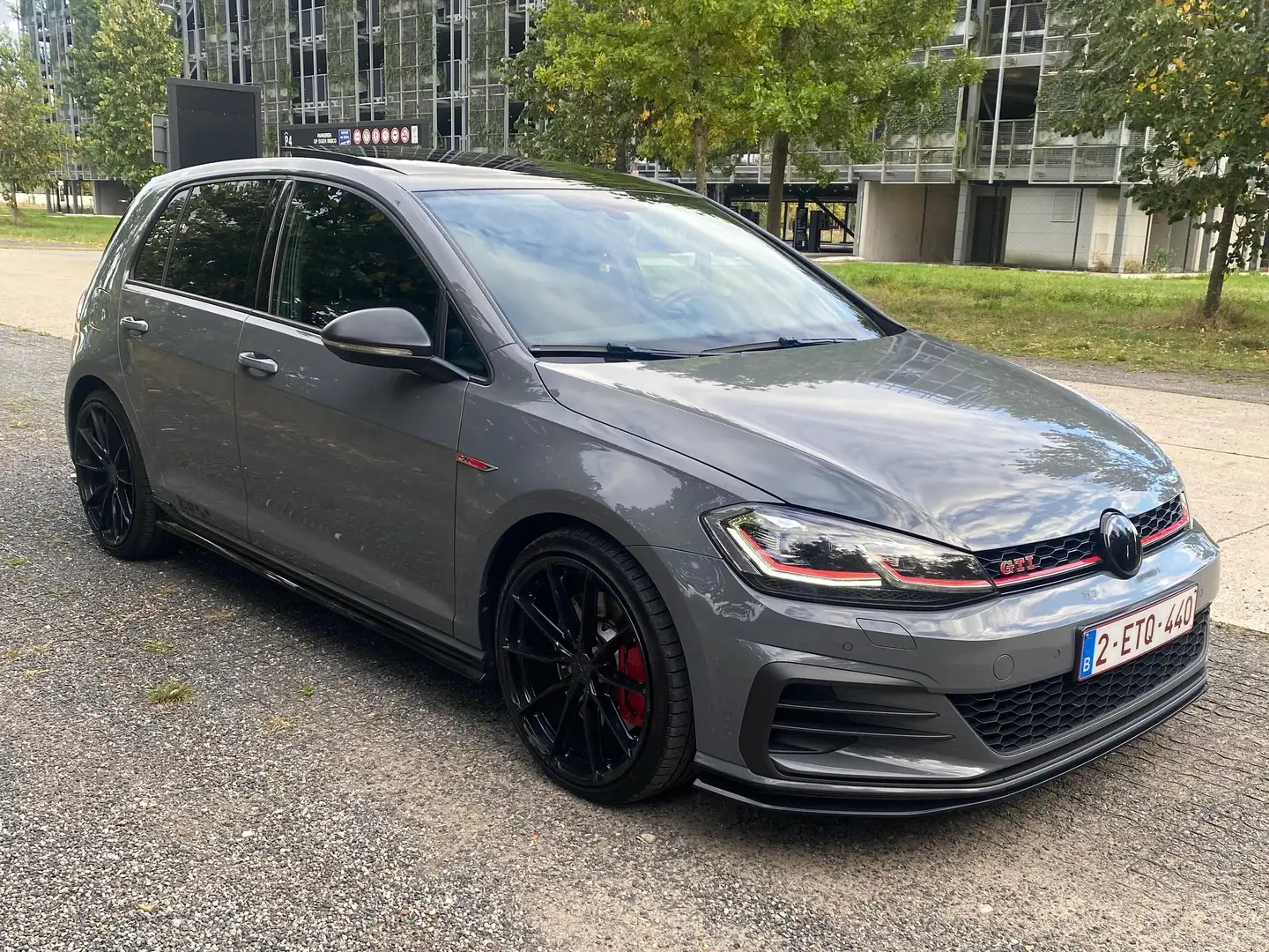 Volkswagen Golf GTI TCR 2.0 TSI OPF DSG - 2