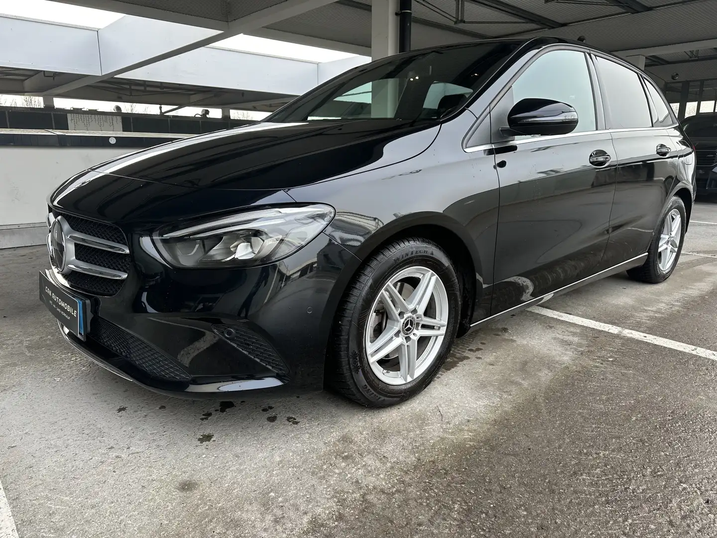 Mercedes-Benz B 180 B 180 (247.084) Schwarz - 2