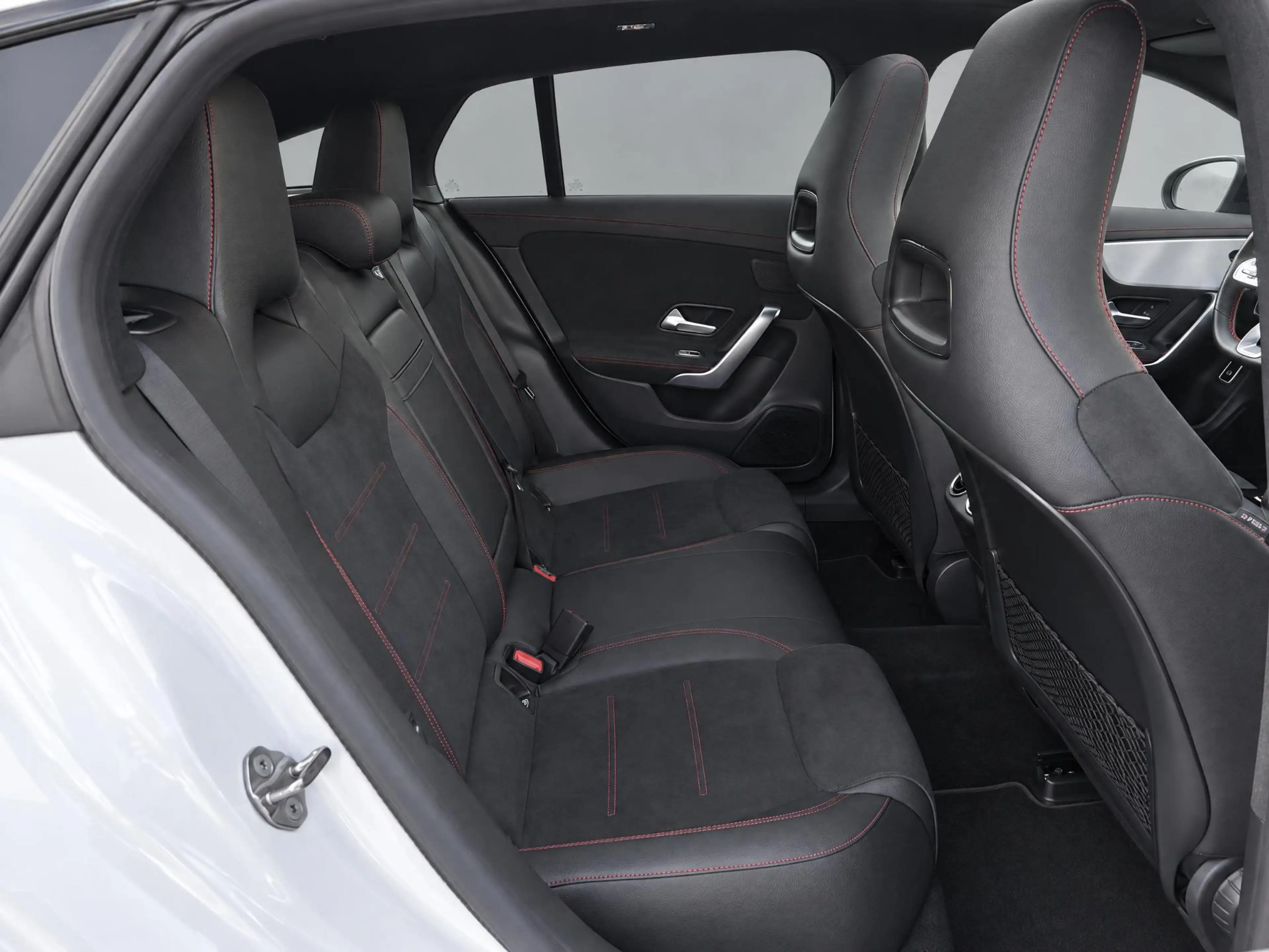 Mercedes-Benz CLA 250 Shooting Brake e Business Solution AMG Limited — photo 10