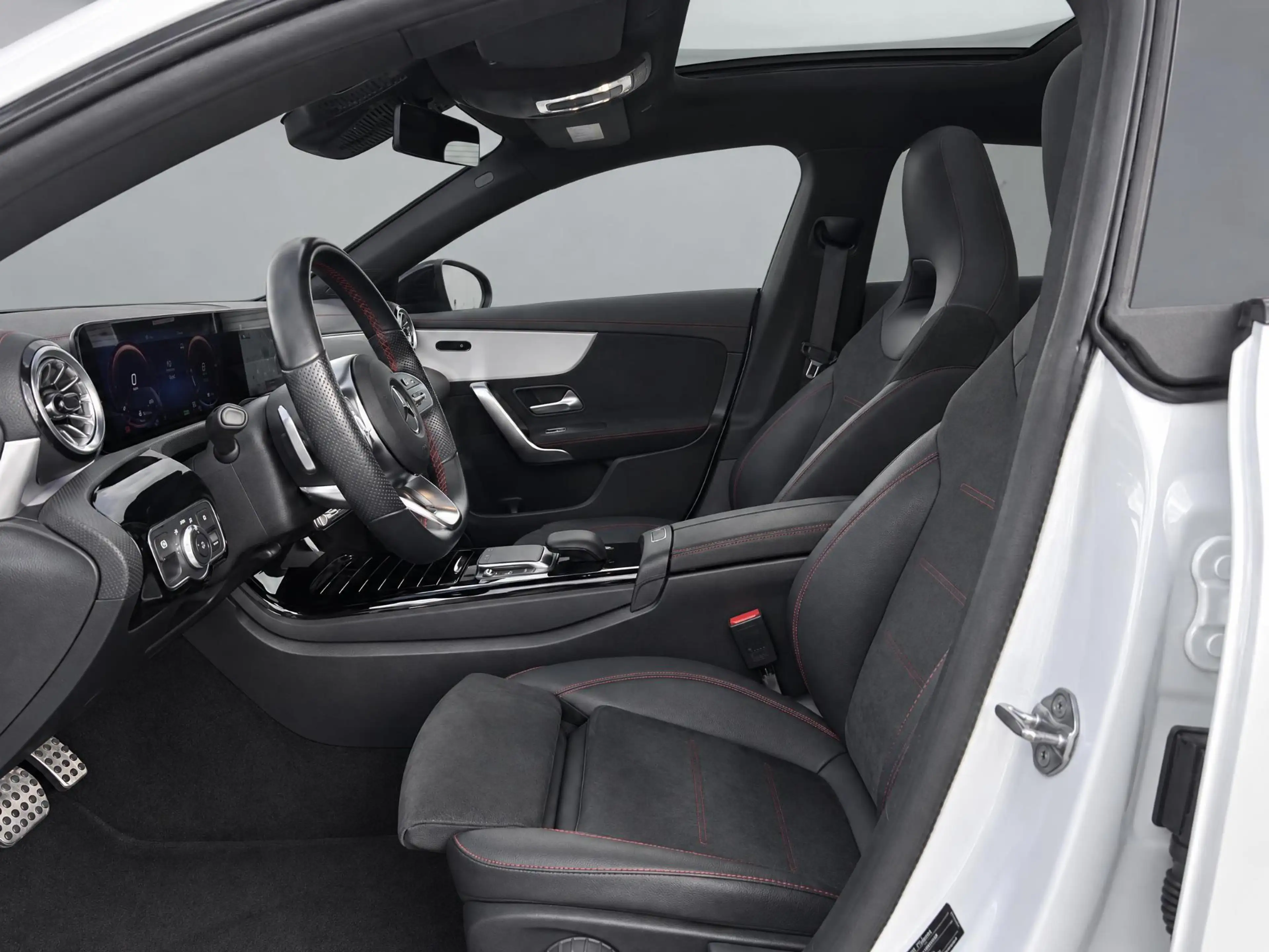 Mercedes-Benz CLA 250 Shooting Brake e Business Solution AMG Limited — photo 7