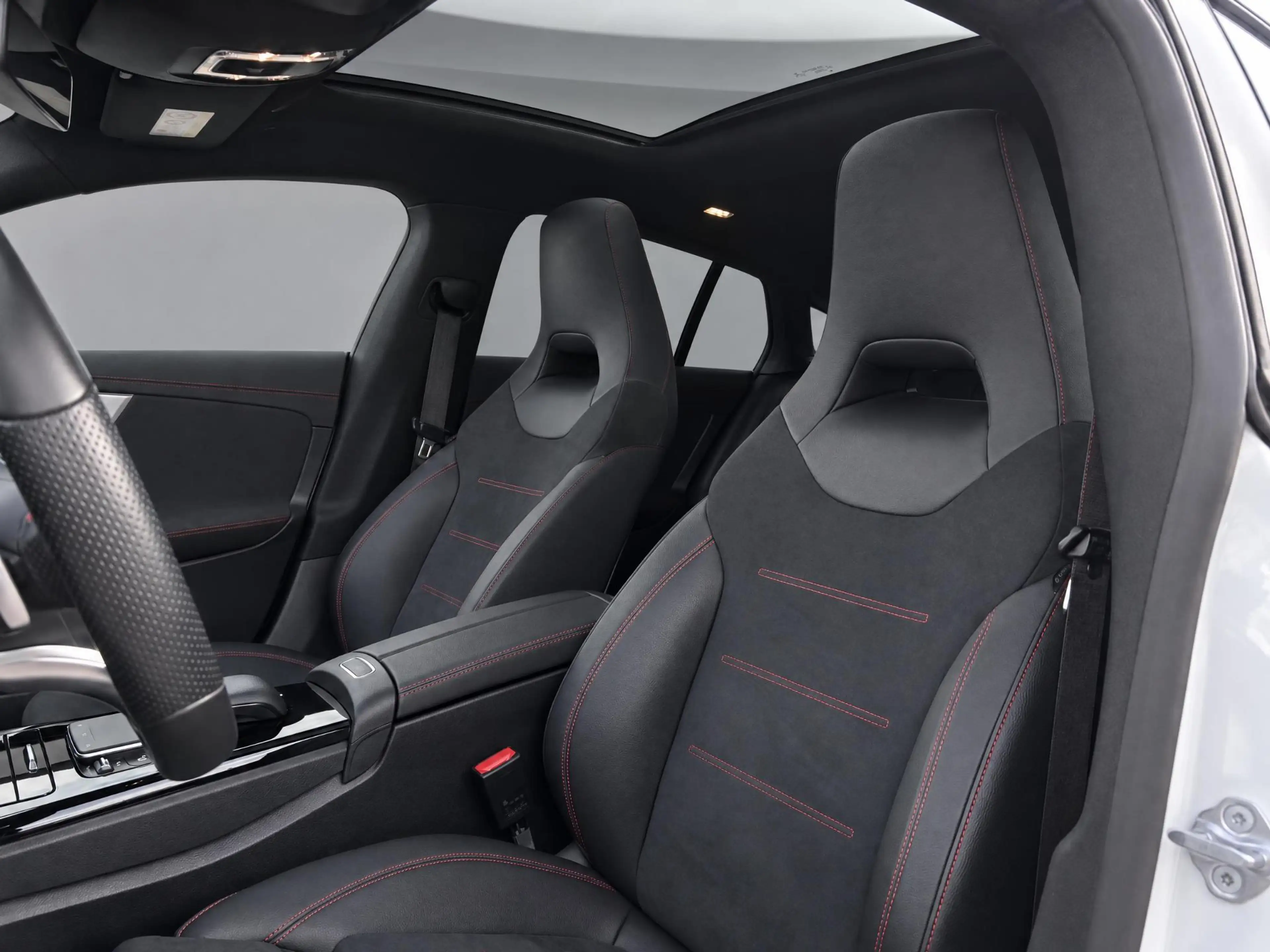Mercedes-Benz CLA 250 Shooting Brake e Business Solution AMG Limited — photo 14