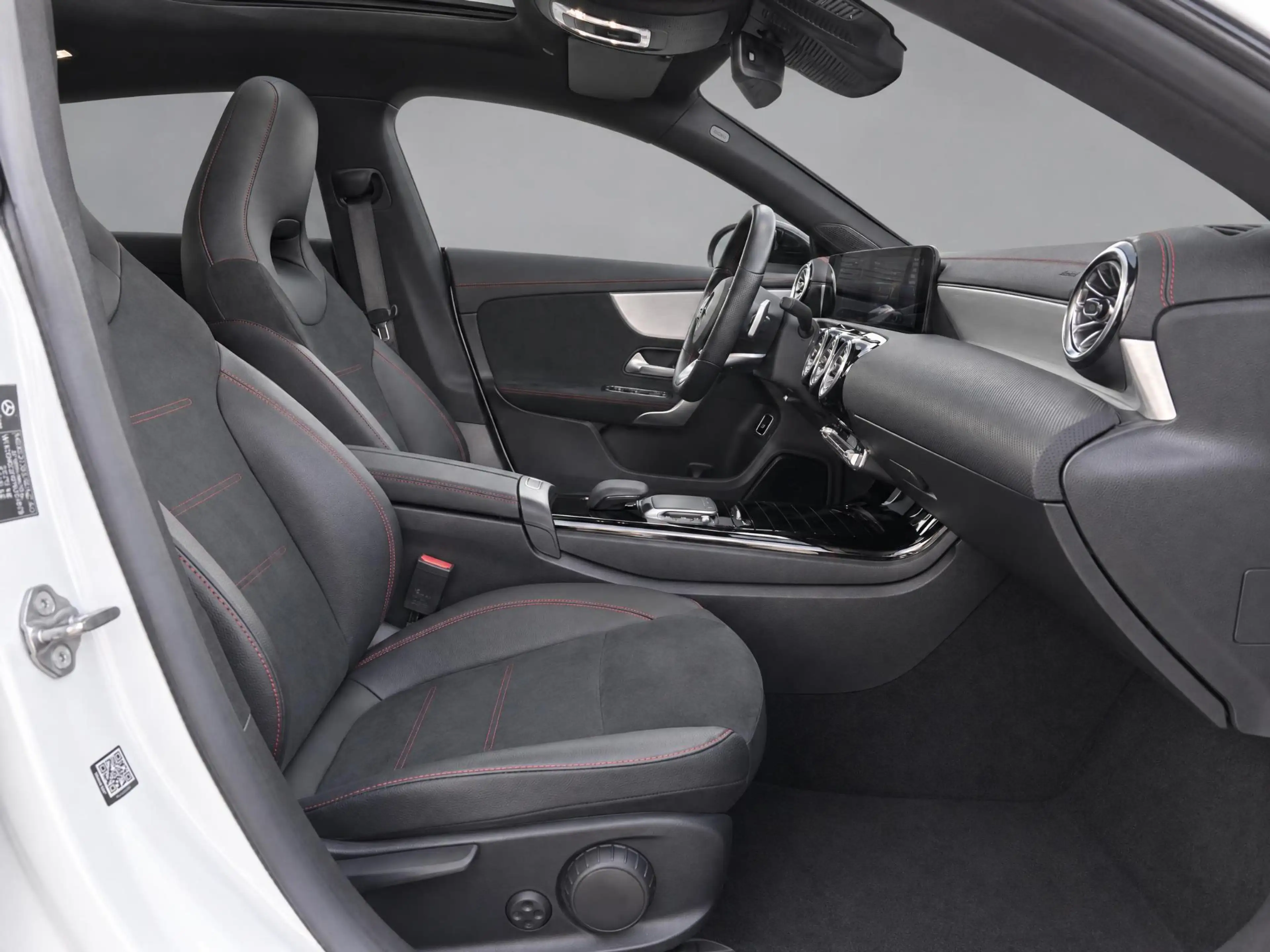 Mercedes-Benz CLA 250 Shooting Brake e Business Solution AMG Limited — photo 8