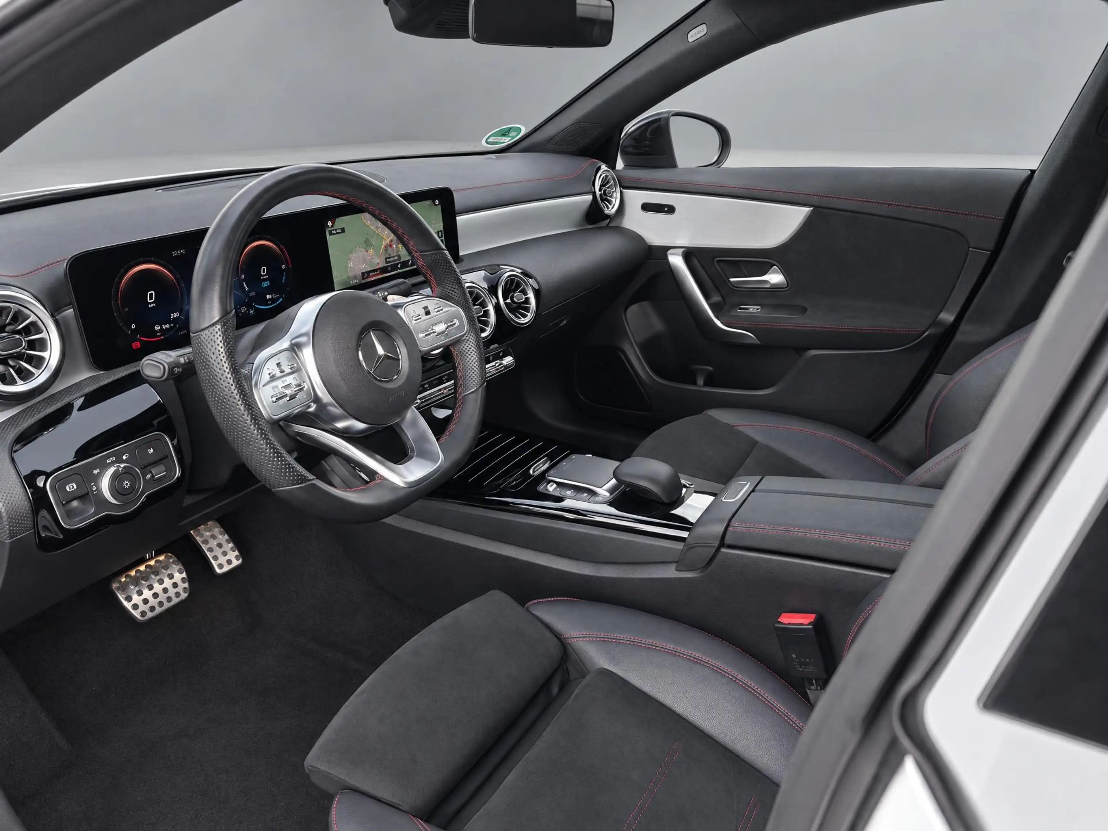 Mercedes-Benz CLA 250 Shooting Brake e Business Solution AMG Limited — photo 11