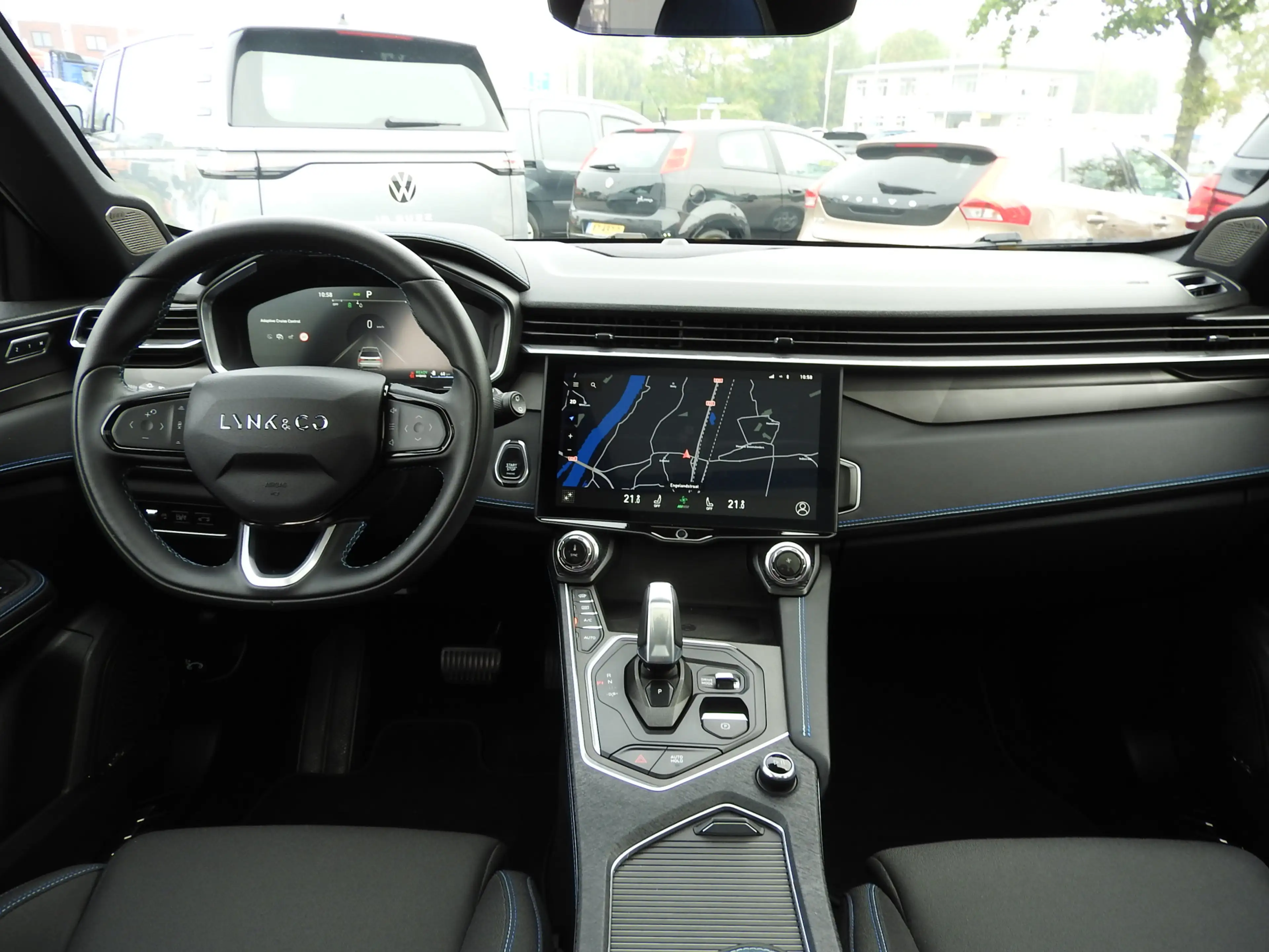 Lynk & Co 01 1.5 PHEV Panoramadak, 360 Camera, Stoelverwarming — photo 8