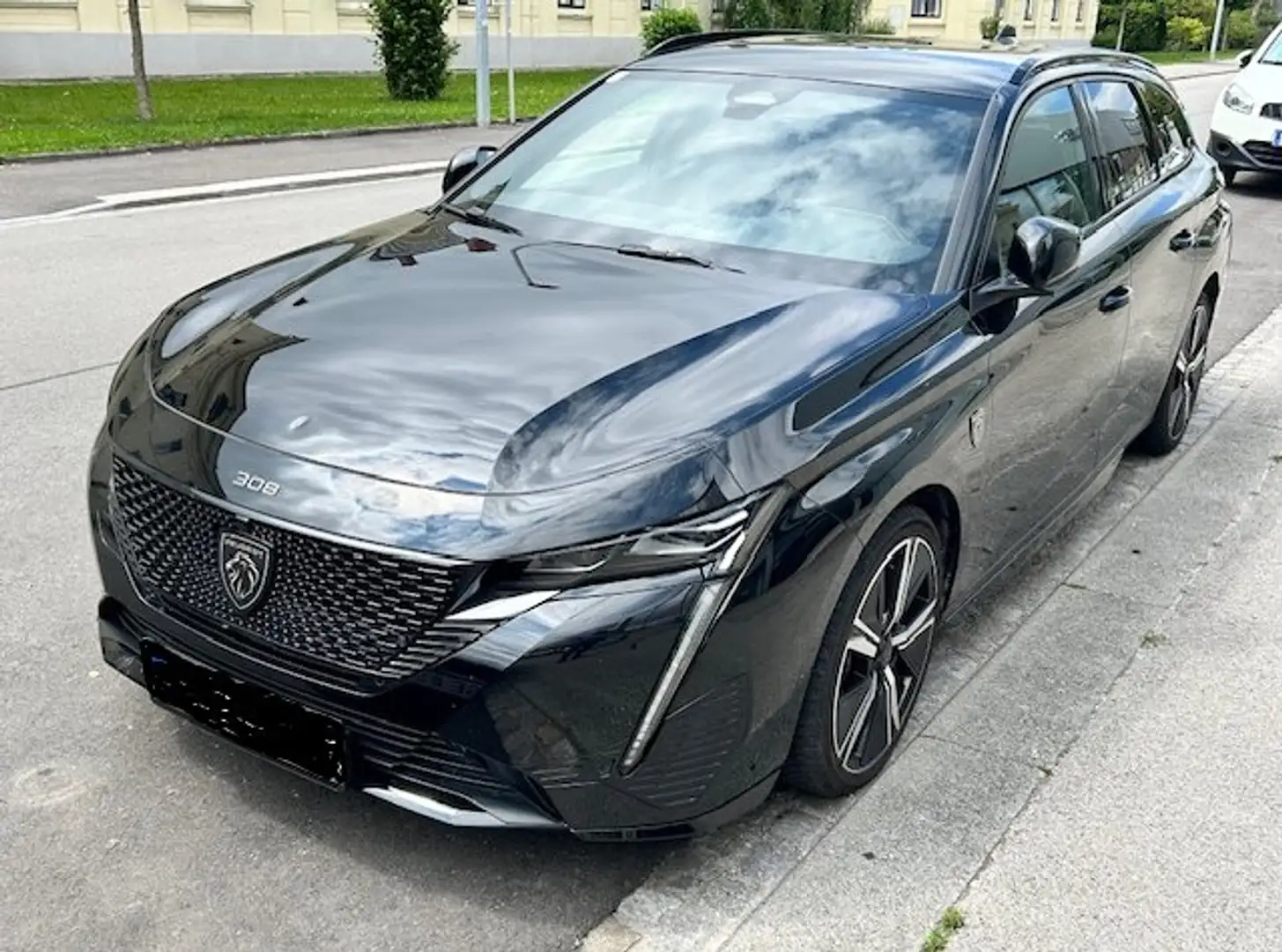 Peugeot 308 SW BlueHDi 130 GT Autom. Noir - 1