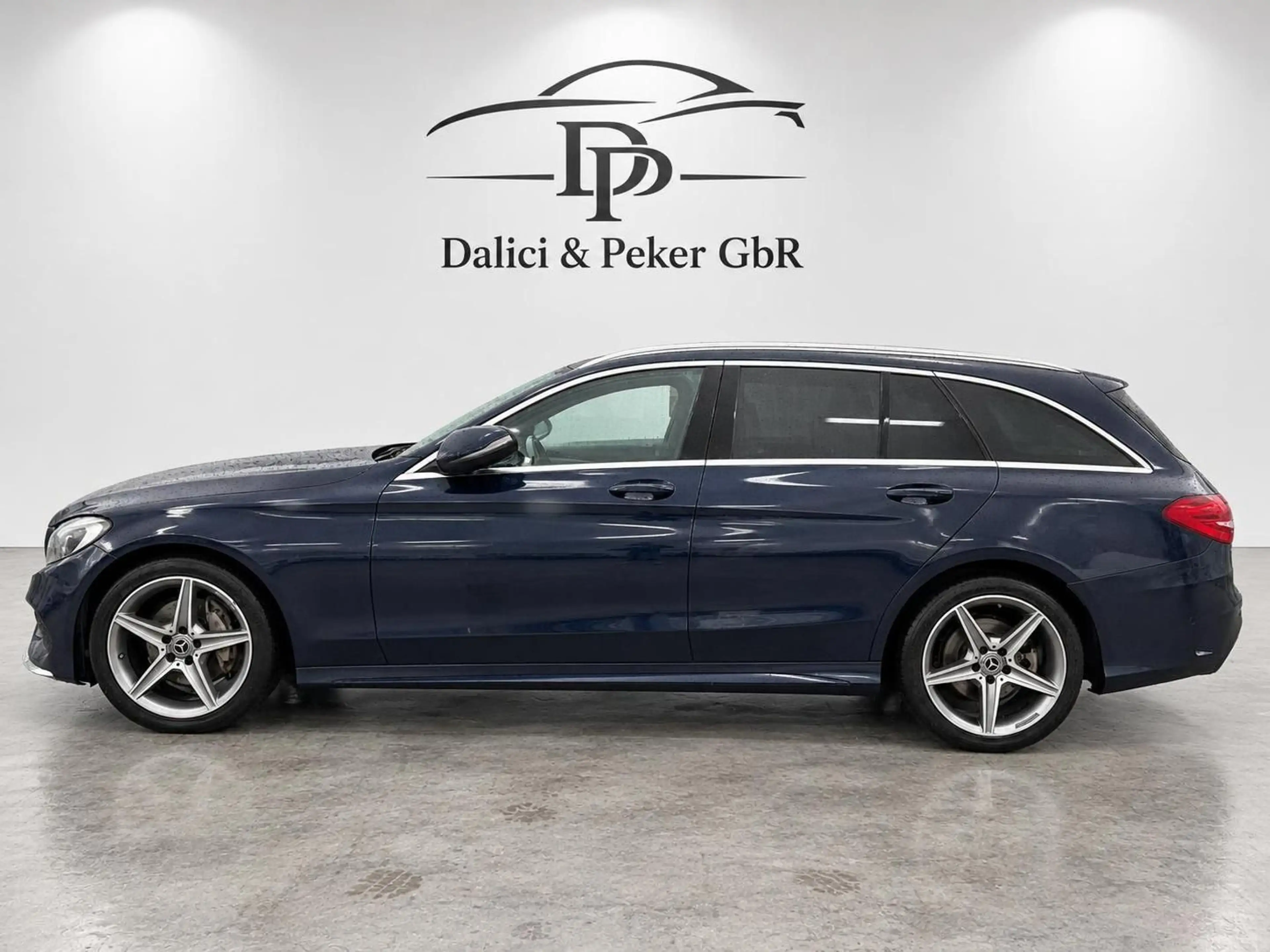 Mercedes-Benz C 220 d 4Matic AMG Line+LEDER+NAVI+CAM+AHK+LED — photo 6