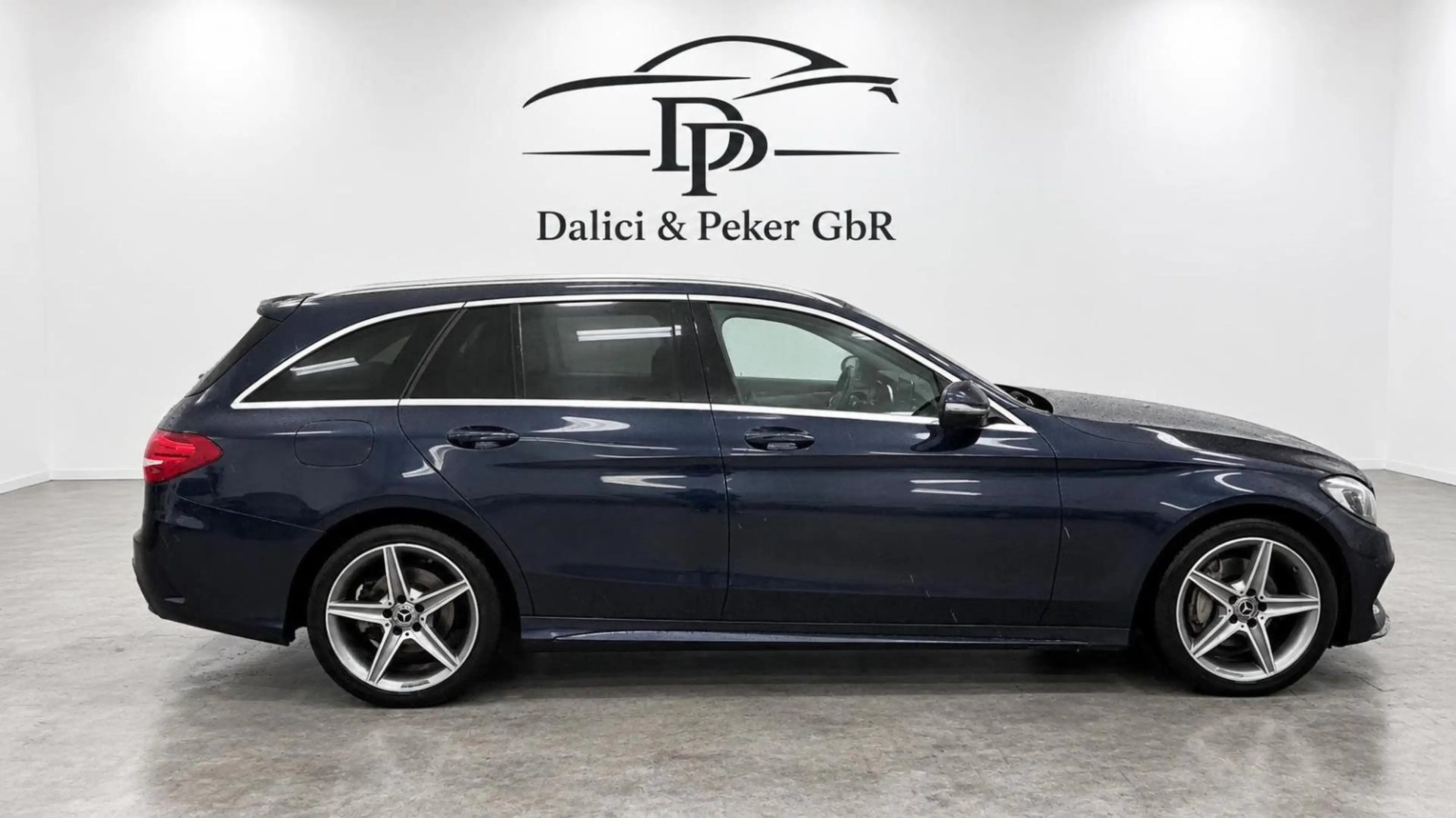 Mercedes-Benz C 220 d 4Matic AMG Line+LEDER+NAVI+CAM+AHK+LED — photo 3
