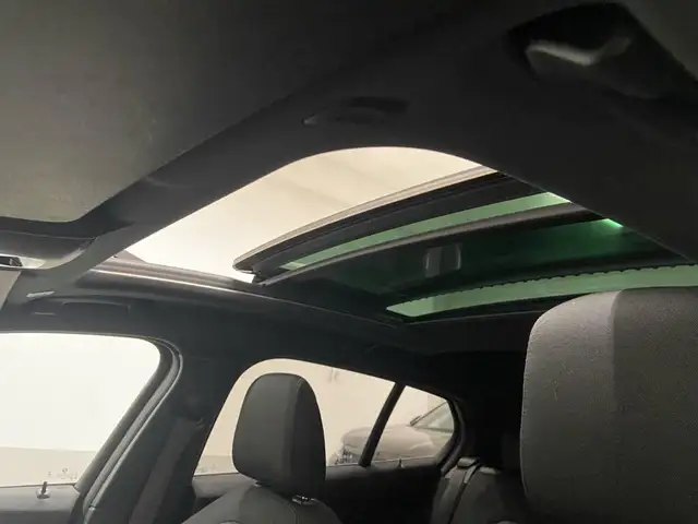 BMW 1 Series view 14