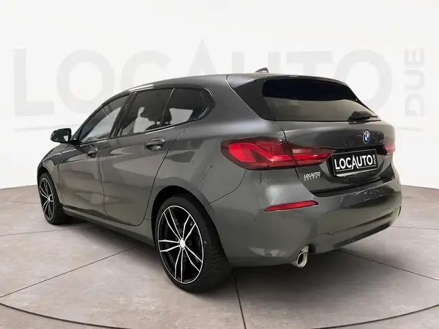 BMW 1 Series view 5
