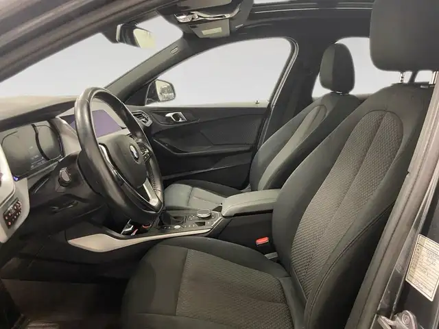 BMW 1 Series view 7