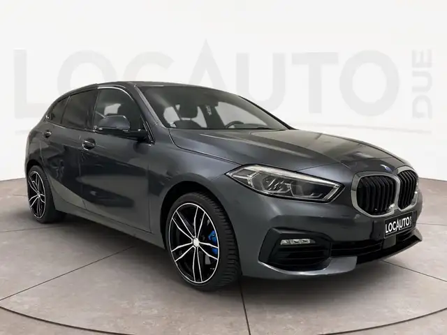 BMW 1 Series view 3