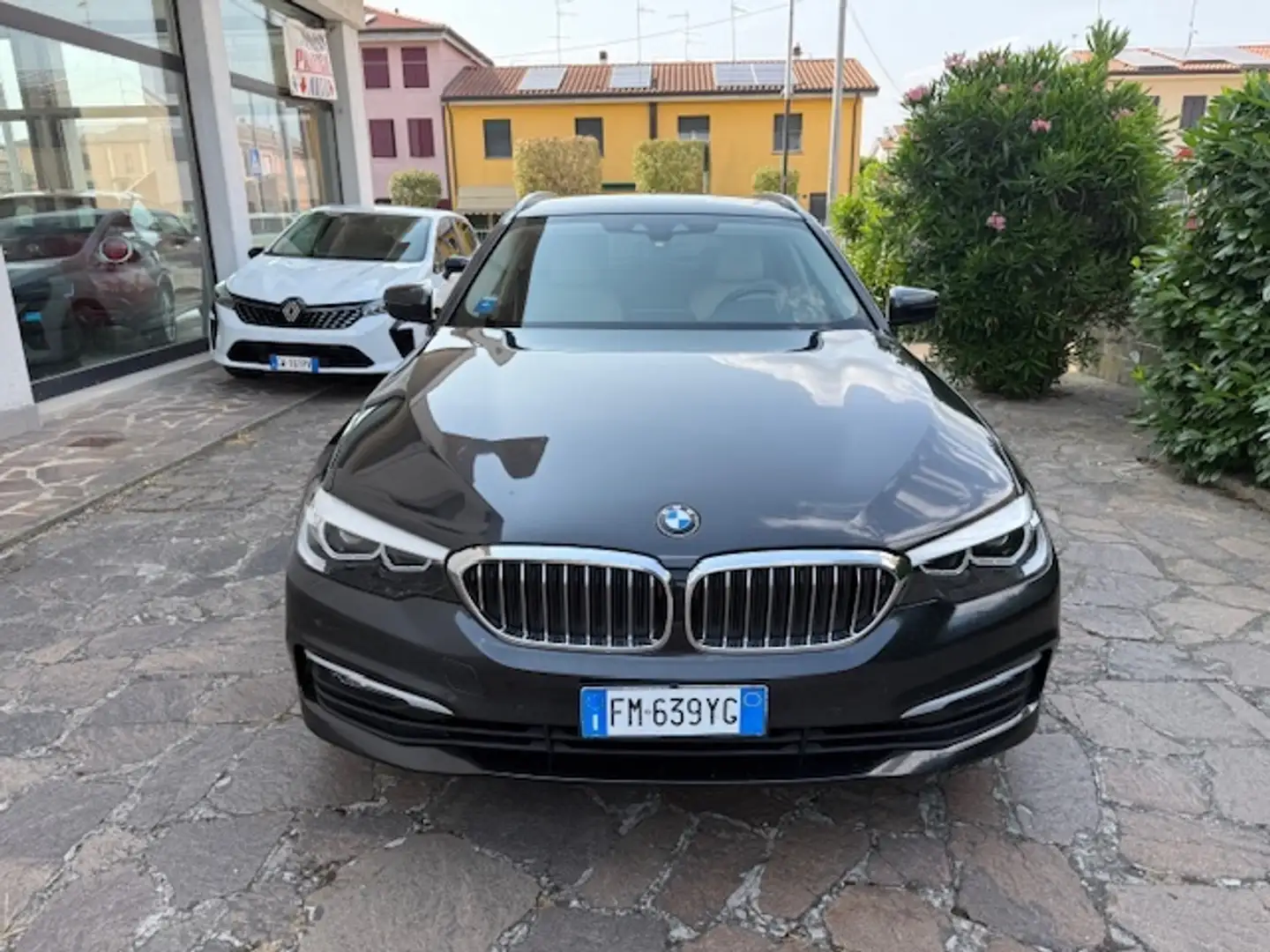 BMW 520 520d Touring Luxury auto Zwart - 2
