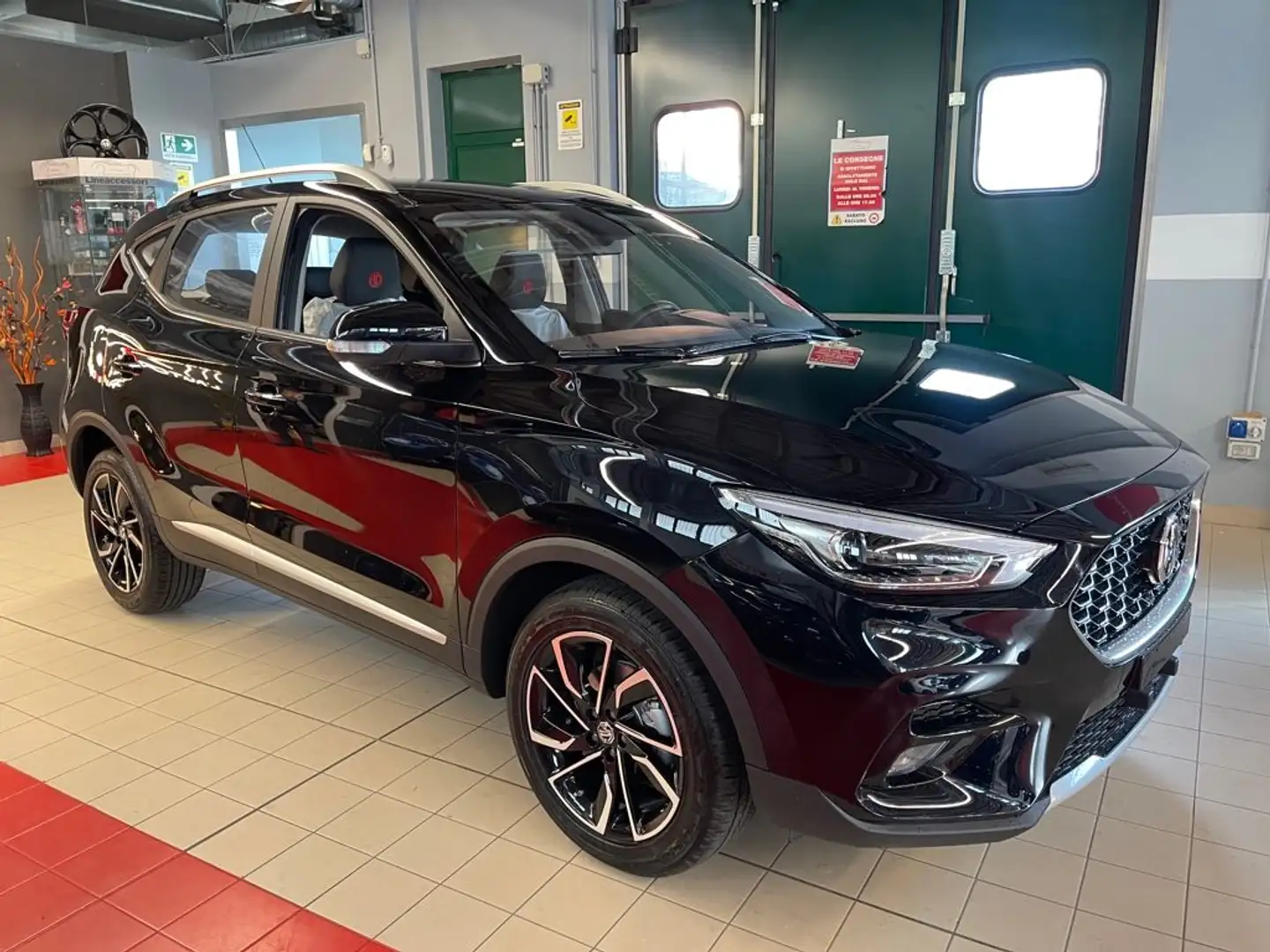 MG ZS 1.5 VTi-tech Luxury Černá - 2