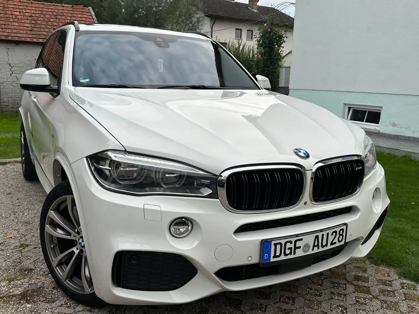 BMW X5 xDrive40d M-Paket ACC+Pano+H&K+360G+Sitzk+AHK Blanc - 1