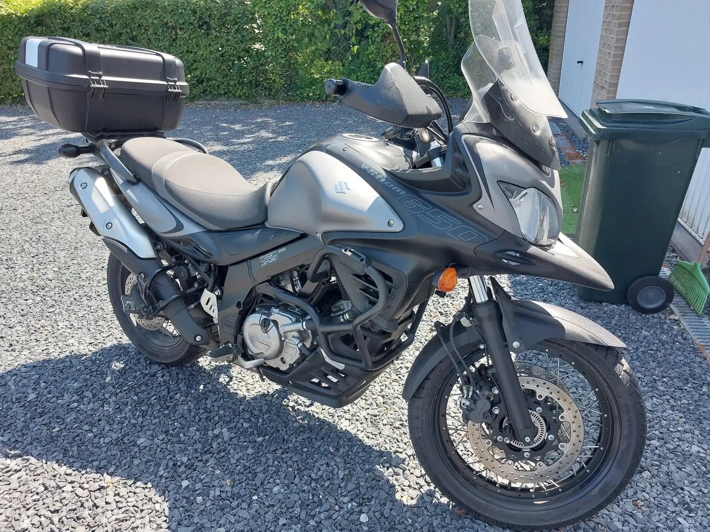 Suzuki V-Strom 650 Gri - 2