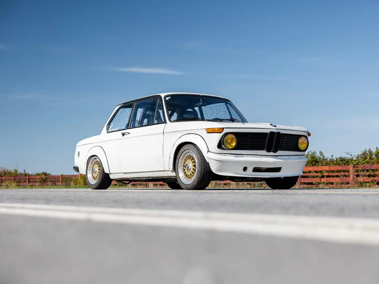BMW 2002 снимка BMW 2002