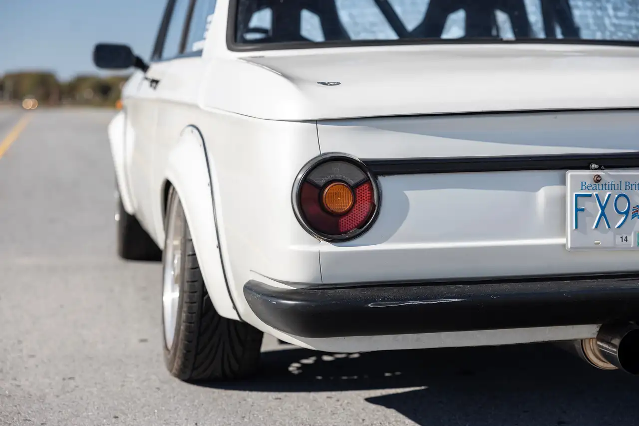 BMW 2002 снимка BMW 2002