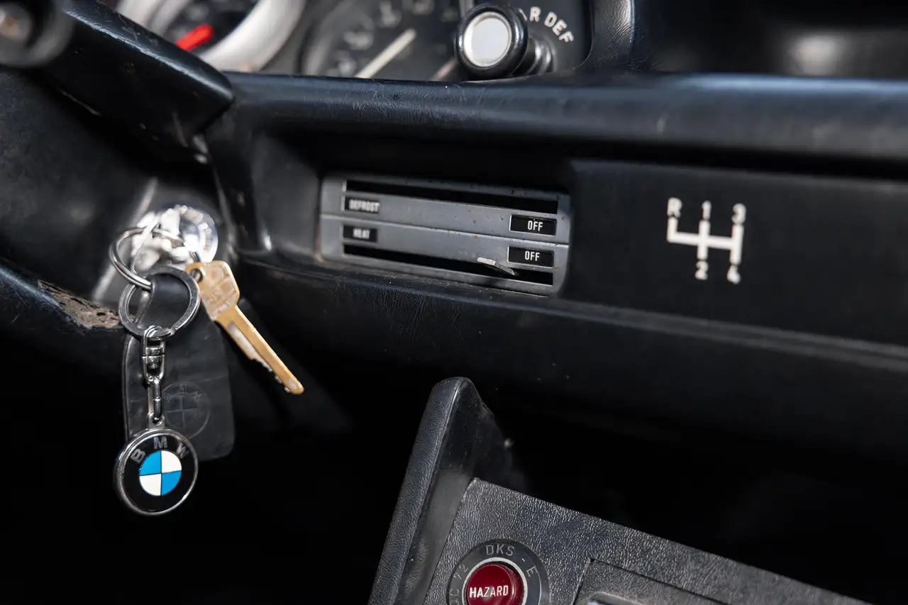 BMW 2002 снимка BMW 2002