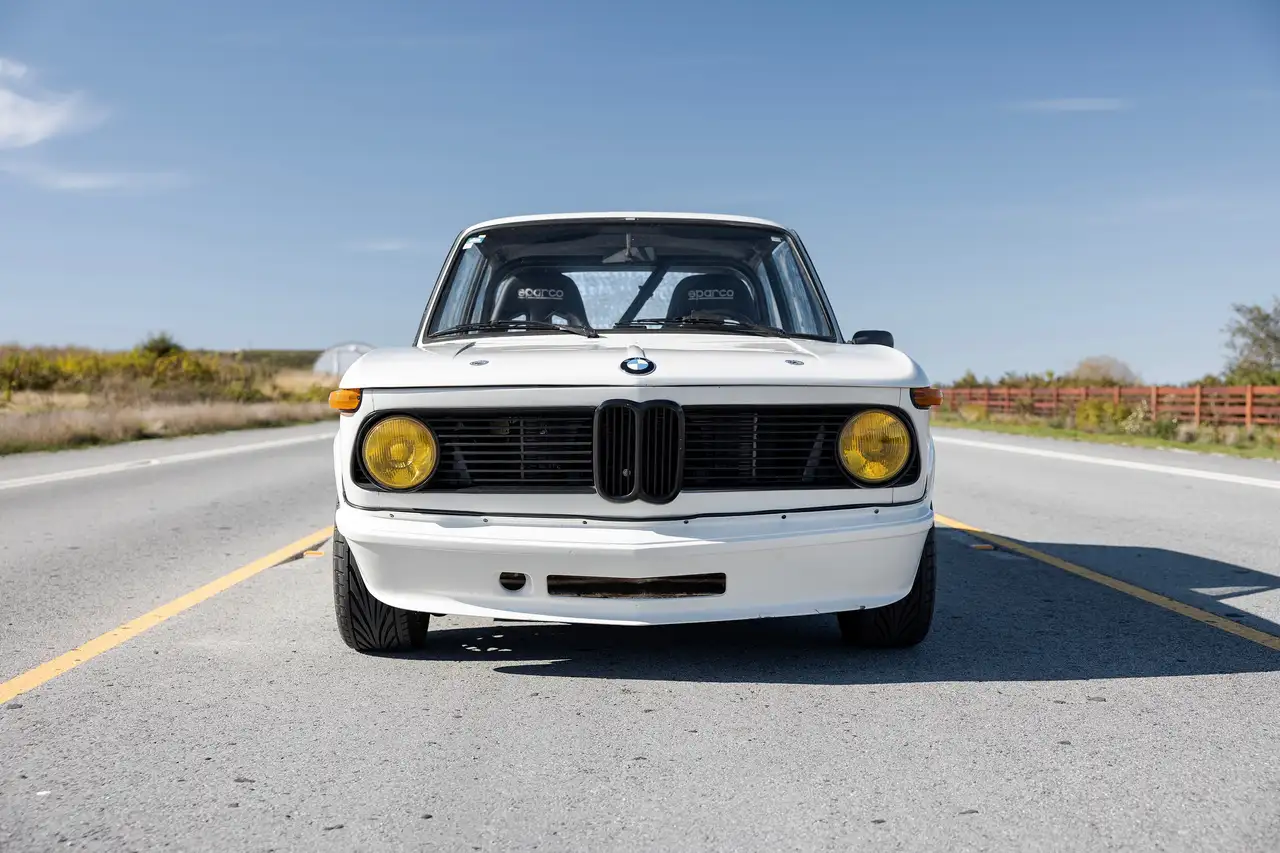 BMW 2002 снимка BMW 2002