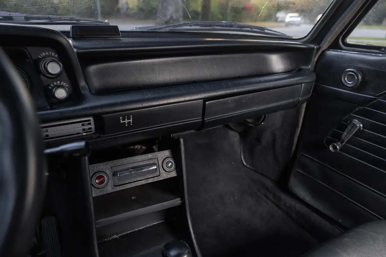 BMW 2002 снимка BMW 2002