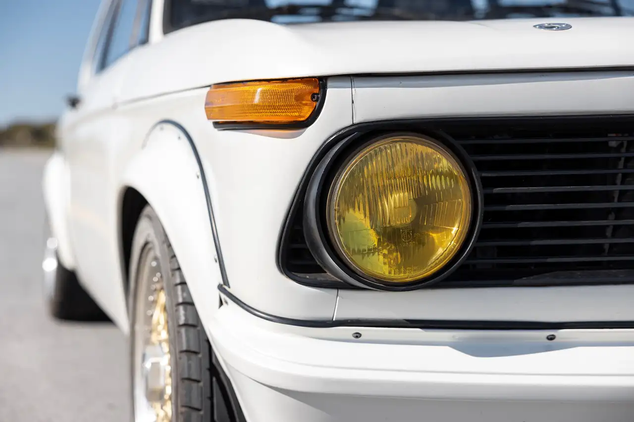 BMW 2002 снимка BMW 2002