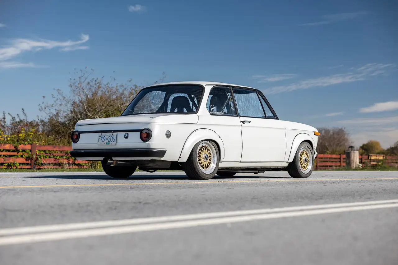 BMW 2002 снимка BMW 2002