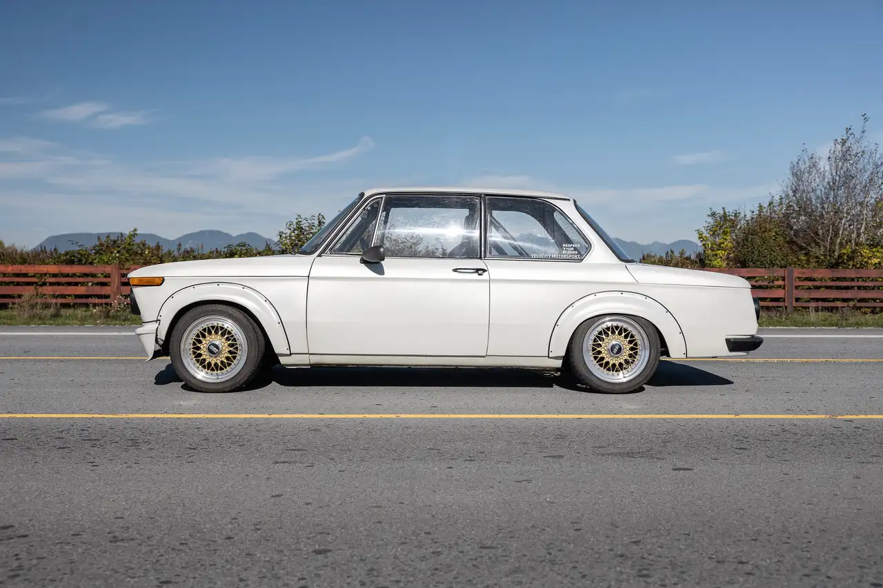 BMW 2002 снимка BMW 2002