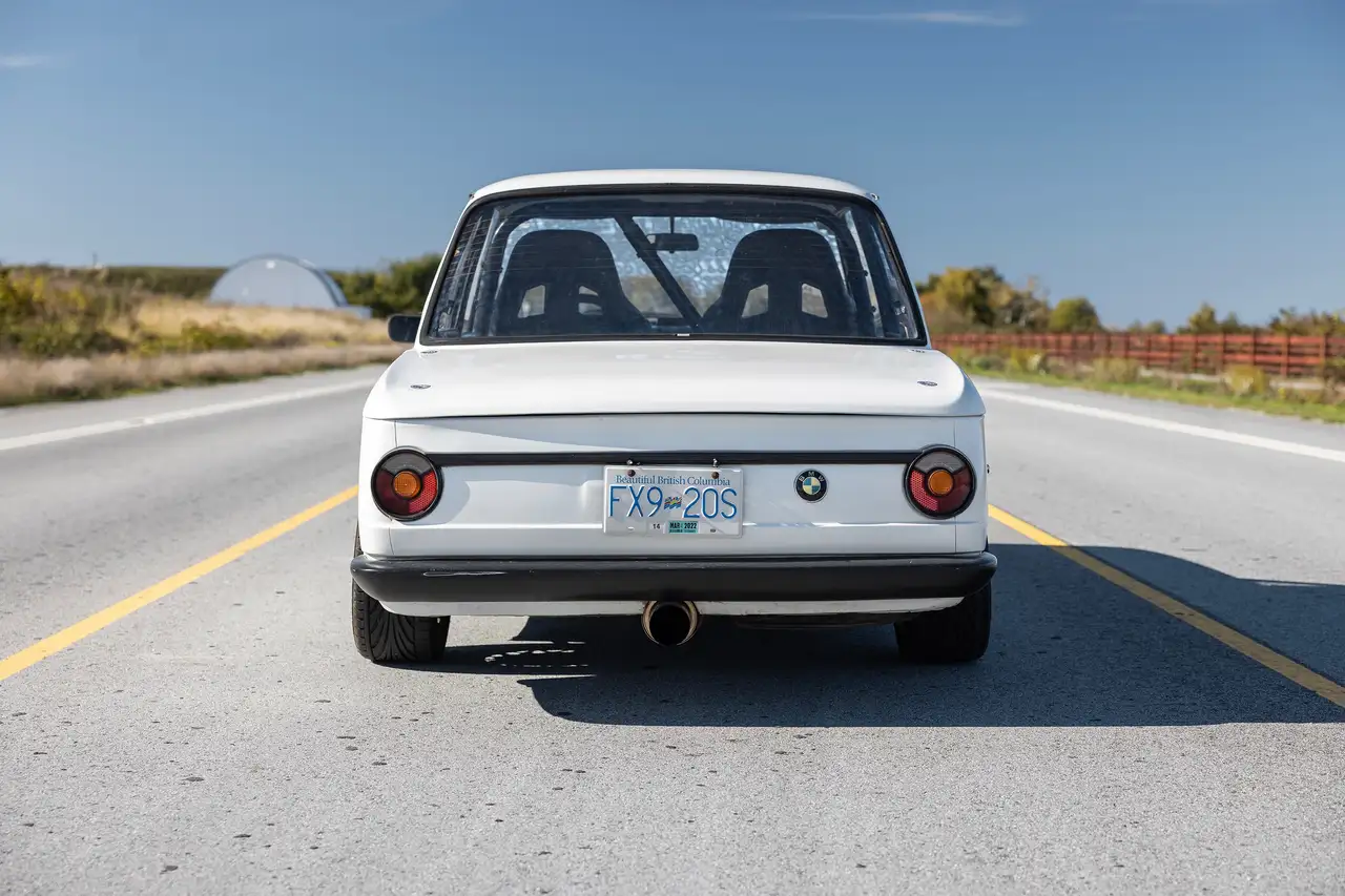 BMW 2002 снимка BMW 2002