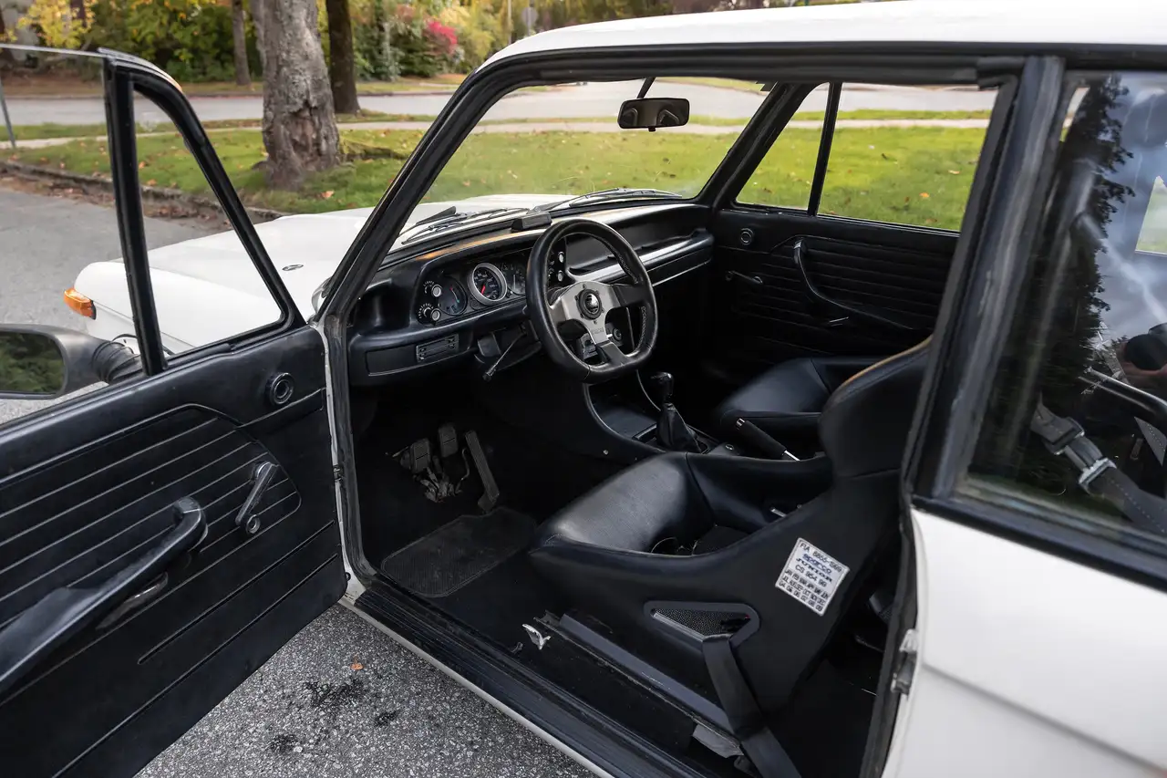 BMW 2002 снимка BMW 2002