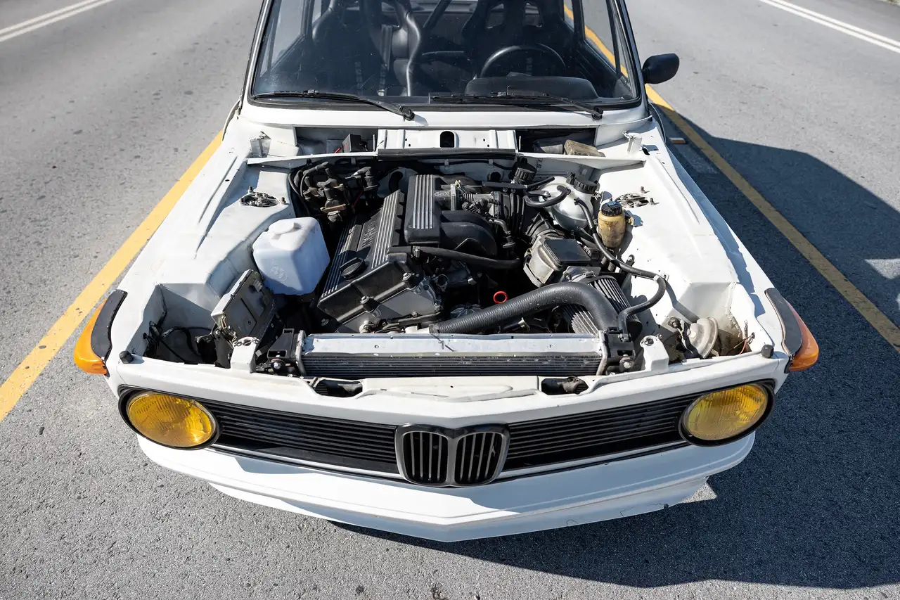 BMW 2002 снимка BMW 2002