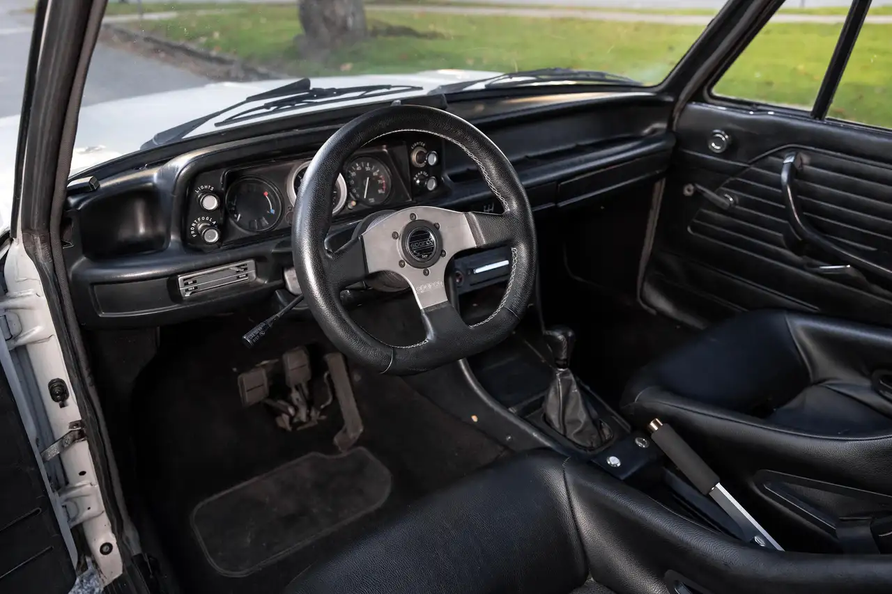 BMW 2002 снимка BMW 2002